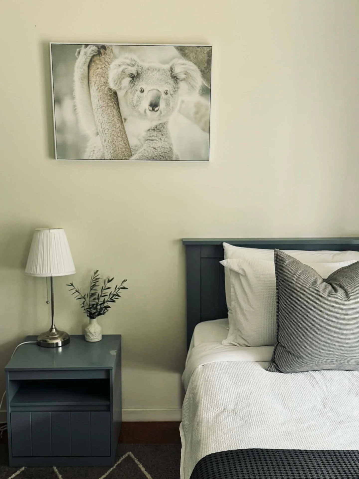 The little details that make your stay feel just right 🤍

Soft linens, calming tones, and a quiet space to unwind after a day exploring the high country. Stirling Homestead is all about simple comfort and relaxed country charm, the kind you&rsquo;ll