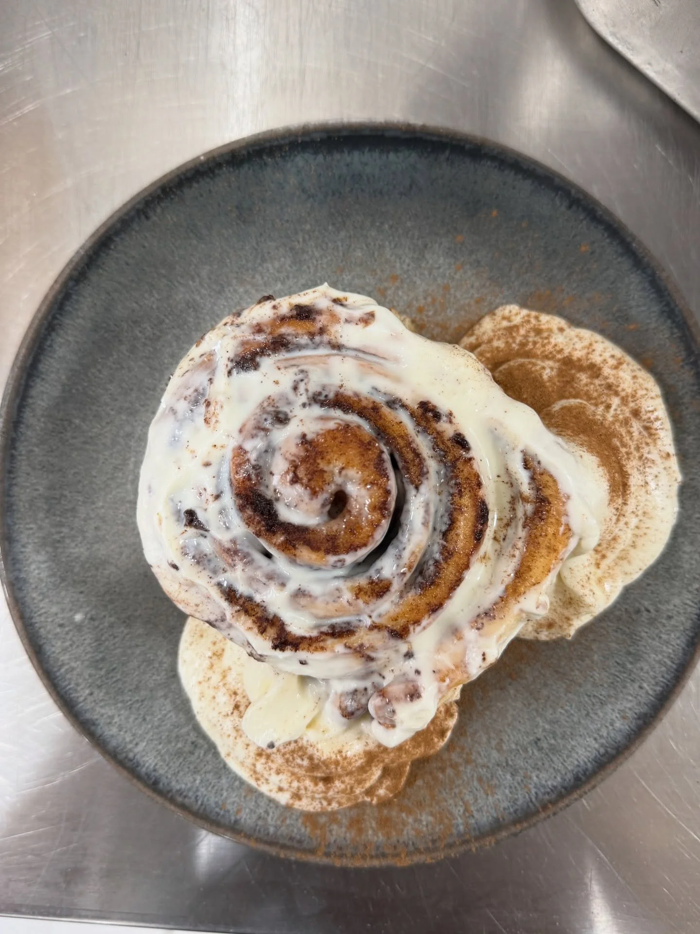 We are baking some autumn surprises for you! 🌀 🍂
Best cinnamon rolls in Budapest | Viral cinnamon rolls | Budapest café | Trendy cafés in Budapest | Must-visit cafés | Cinnamon roll shop | food Budapest | Budapest foodie spots