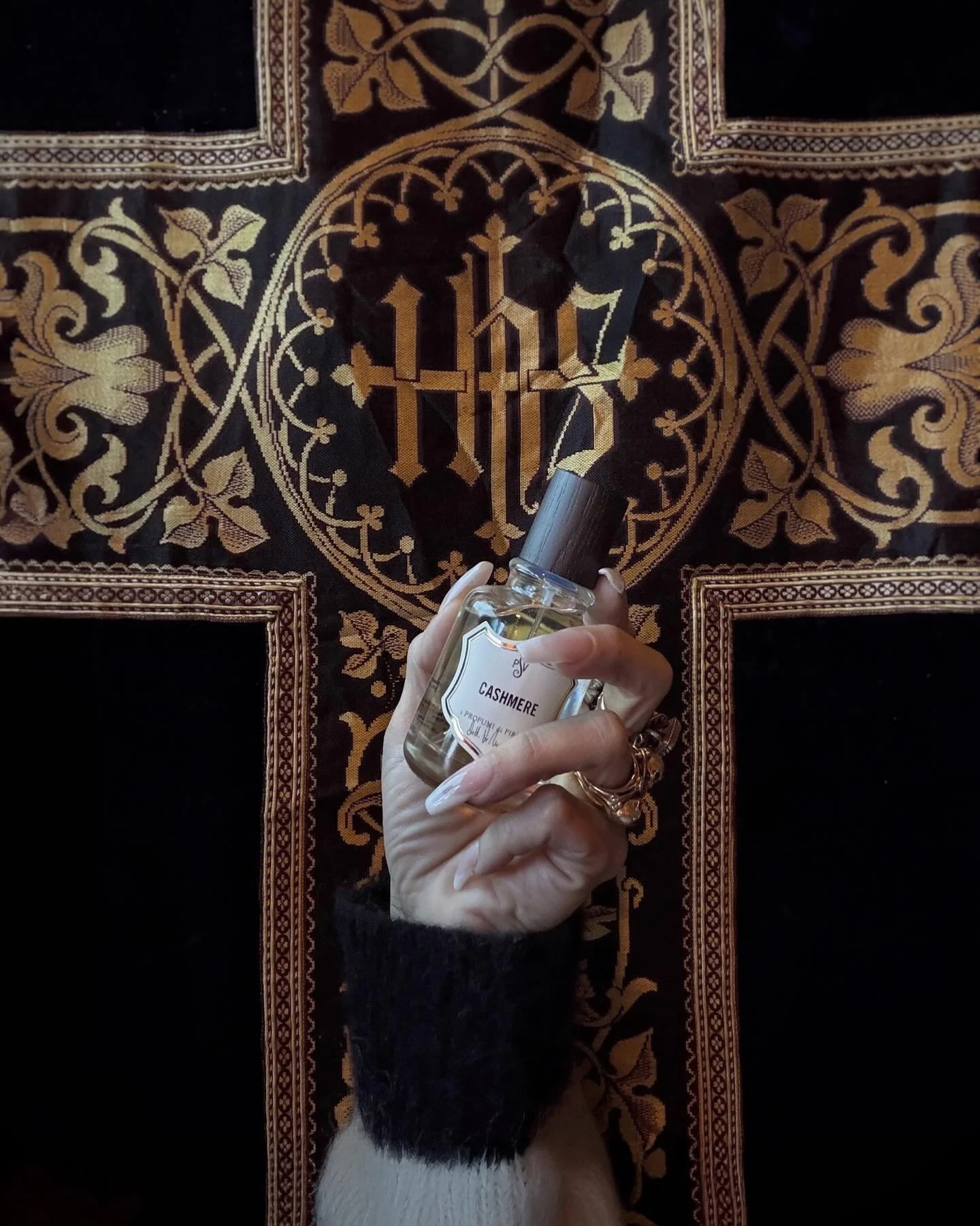 Cashmere, or Cashmeran as it&rsquo;s known by its former IFF captive name, was first patented in the late sixties, when perfumery was spreading its synthetic wings.

While it&rsquo;s been used in numerous popular perfumes throughout the 80s, 90s, and