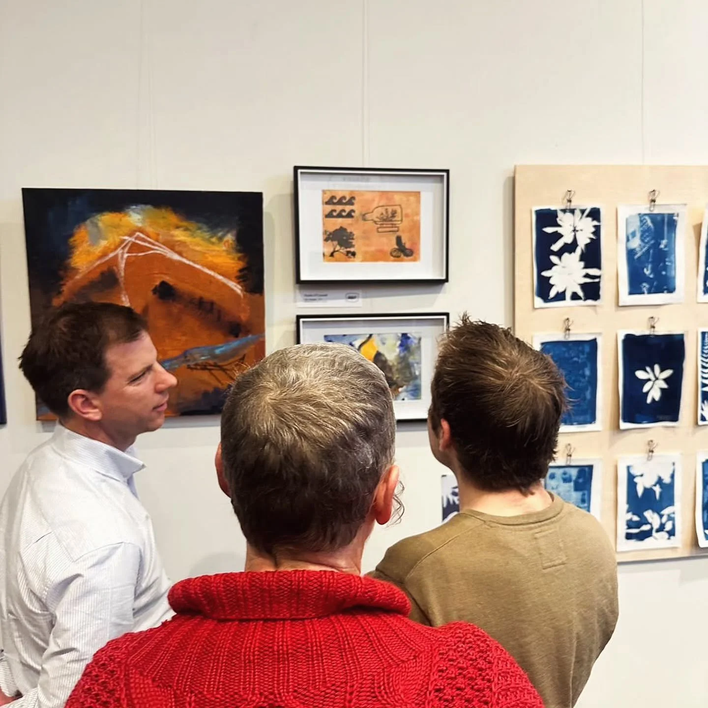 What a night we had! ✨ Our recent Art Exhibition and open event was a truly beautiful reflection of the hard work, heart, and creative energy poured in by the talented artists of the Mint Studio & Creative Hub.
We were delighted to see the artis