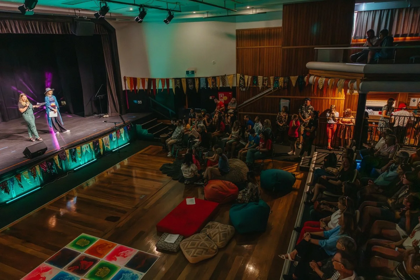 ✨ WHAT. A. NIGHT! ✨

We kicked off our End of Year Gig with a beautiful exhibition, where Mint artists shared an incredible range of artworks with our community. Once guests had soaked it all in, we headed into the theatre for a vibrant showcase of p
