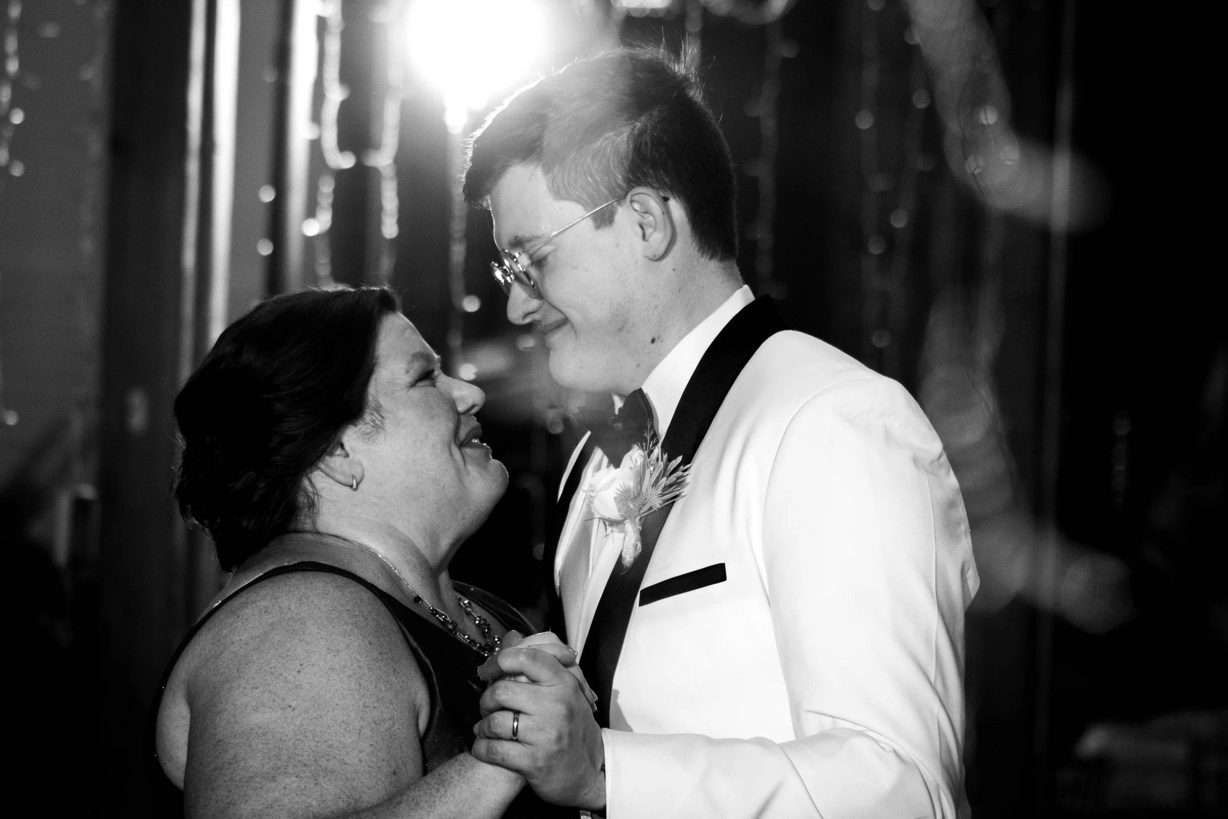 Toth Wedding black and white (36 of 53).jpg