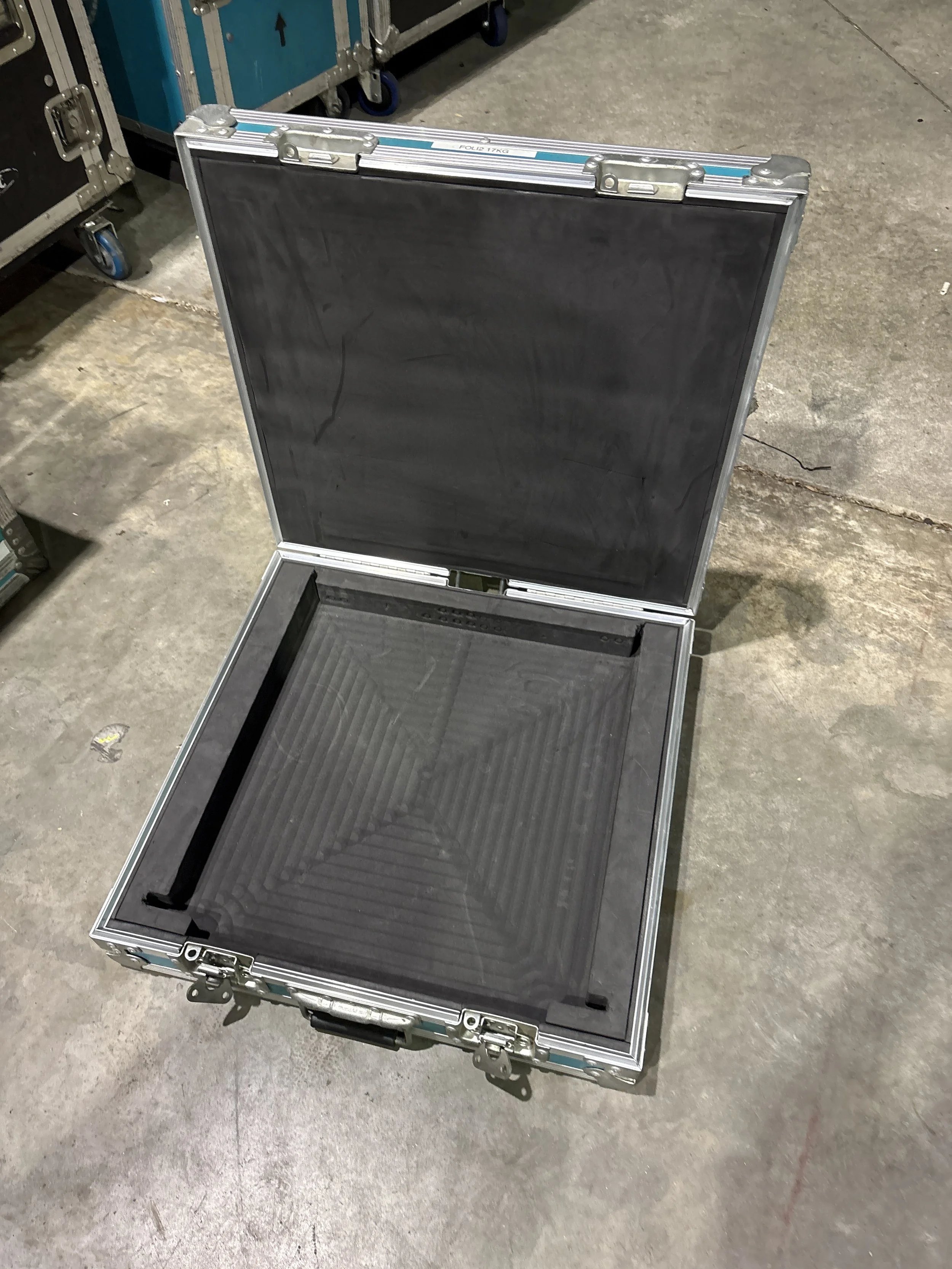 Encore Briefcase Console Case (115)