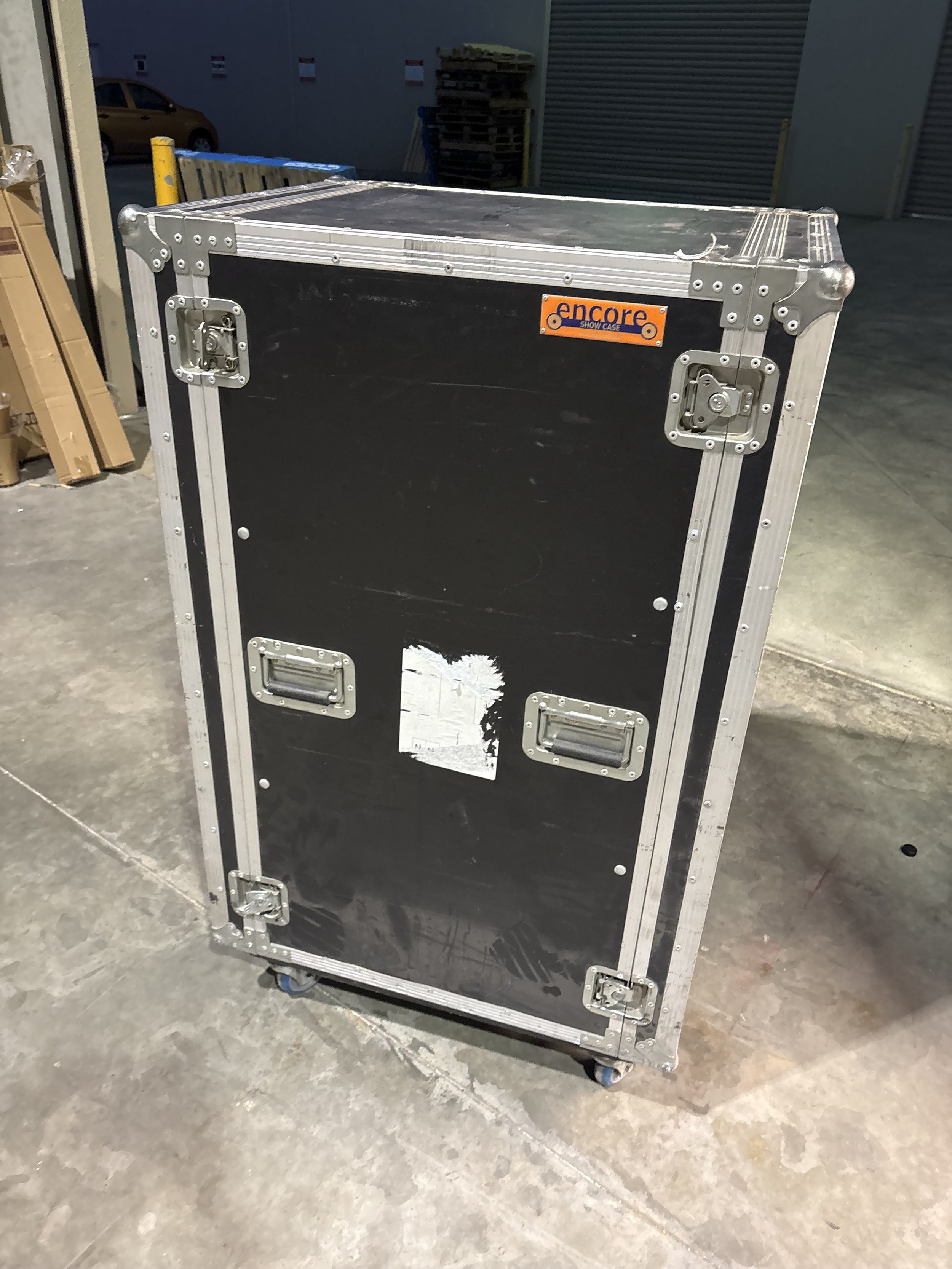Encore Rack Case Large 18u   used