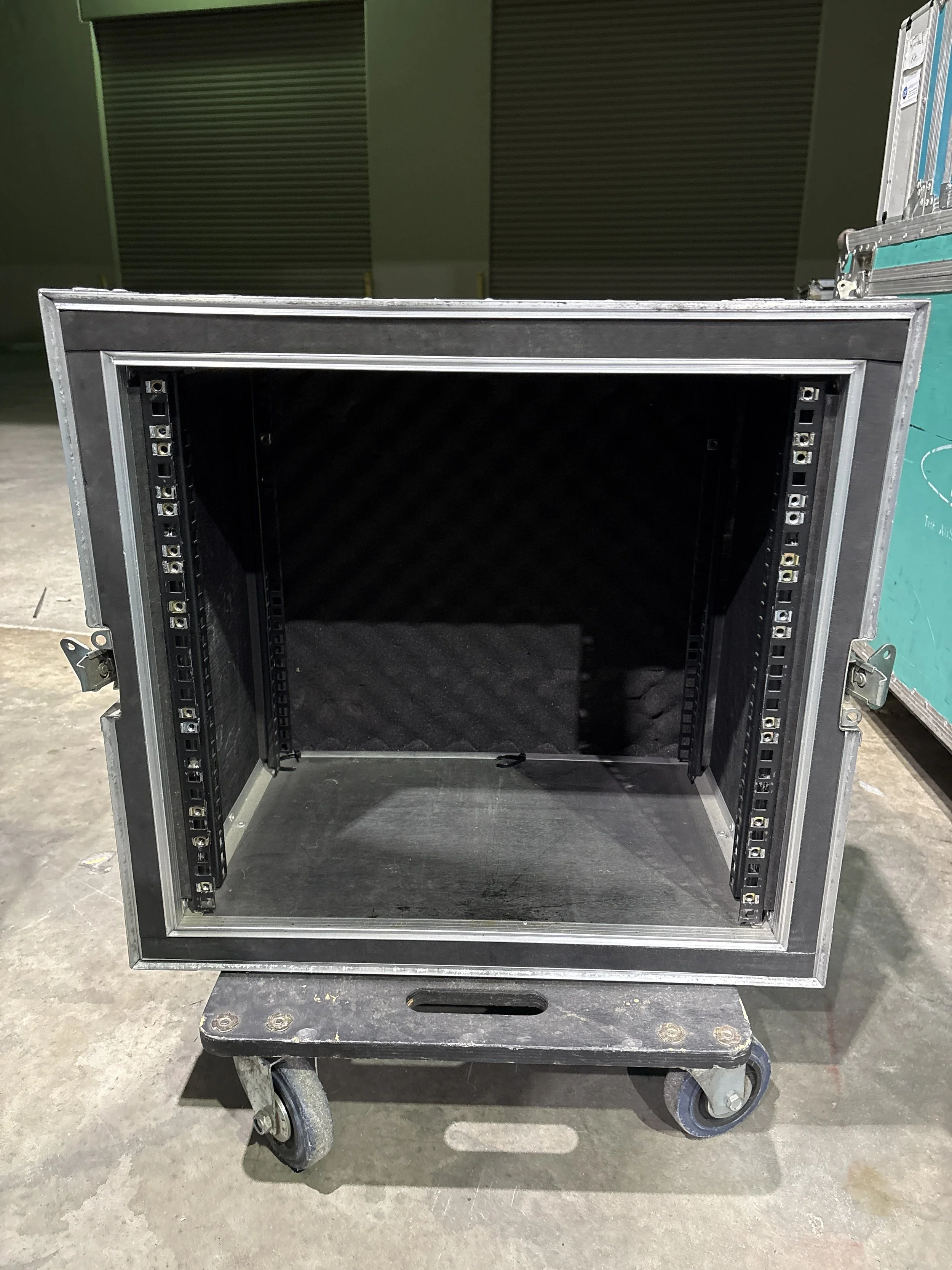 Encore 10u shockproof rolling rack case (121)