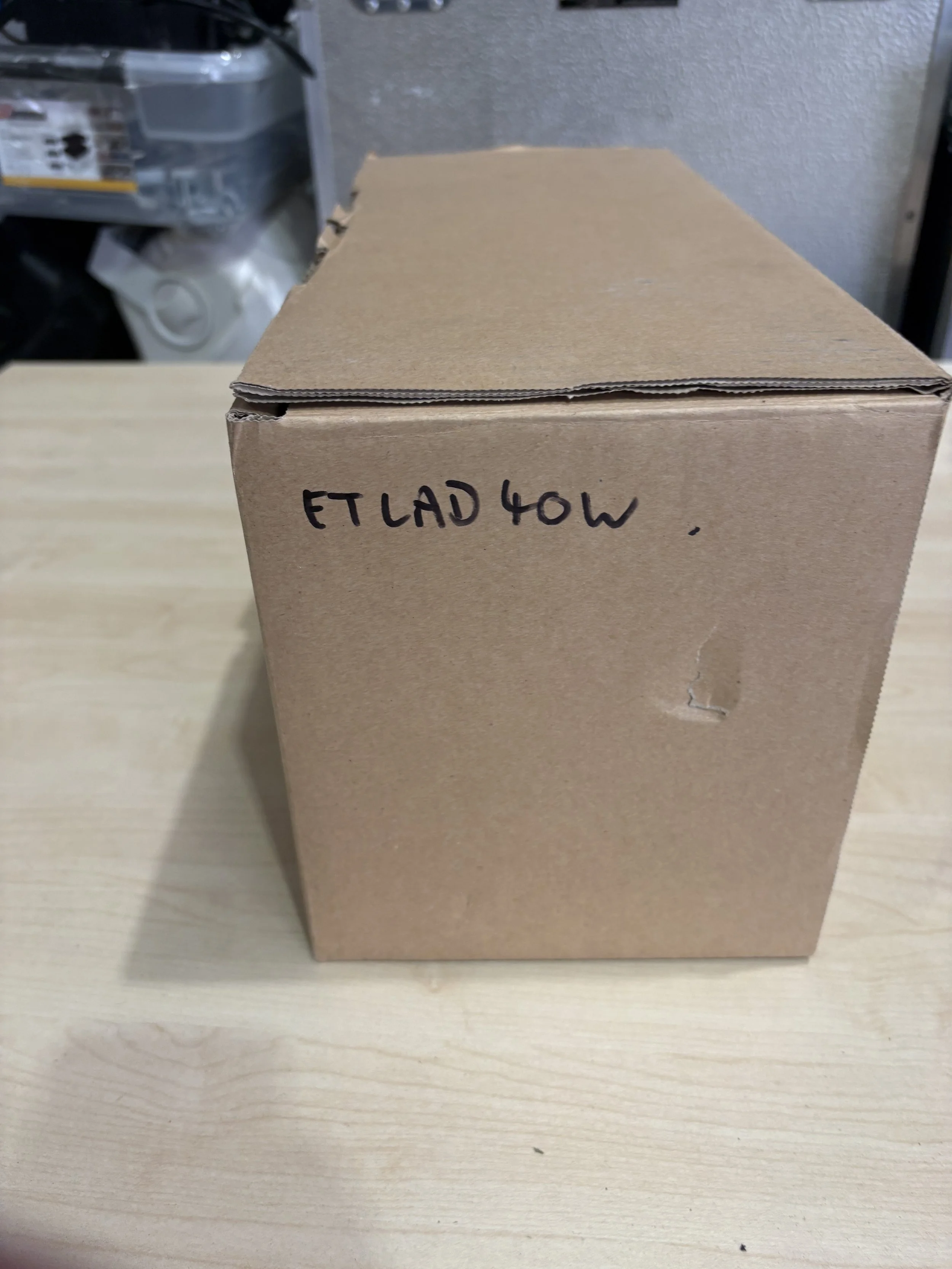 ET-LAD40W Projector Lamp with Housing for PT-D4000/PT-D4000U/PT-D4000E/PT-D4000UL/PT-D4000EL/PT-FD400 Projector