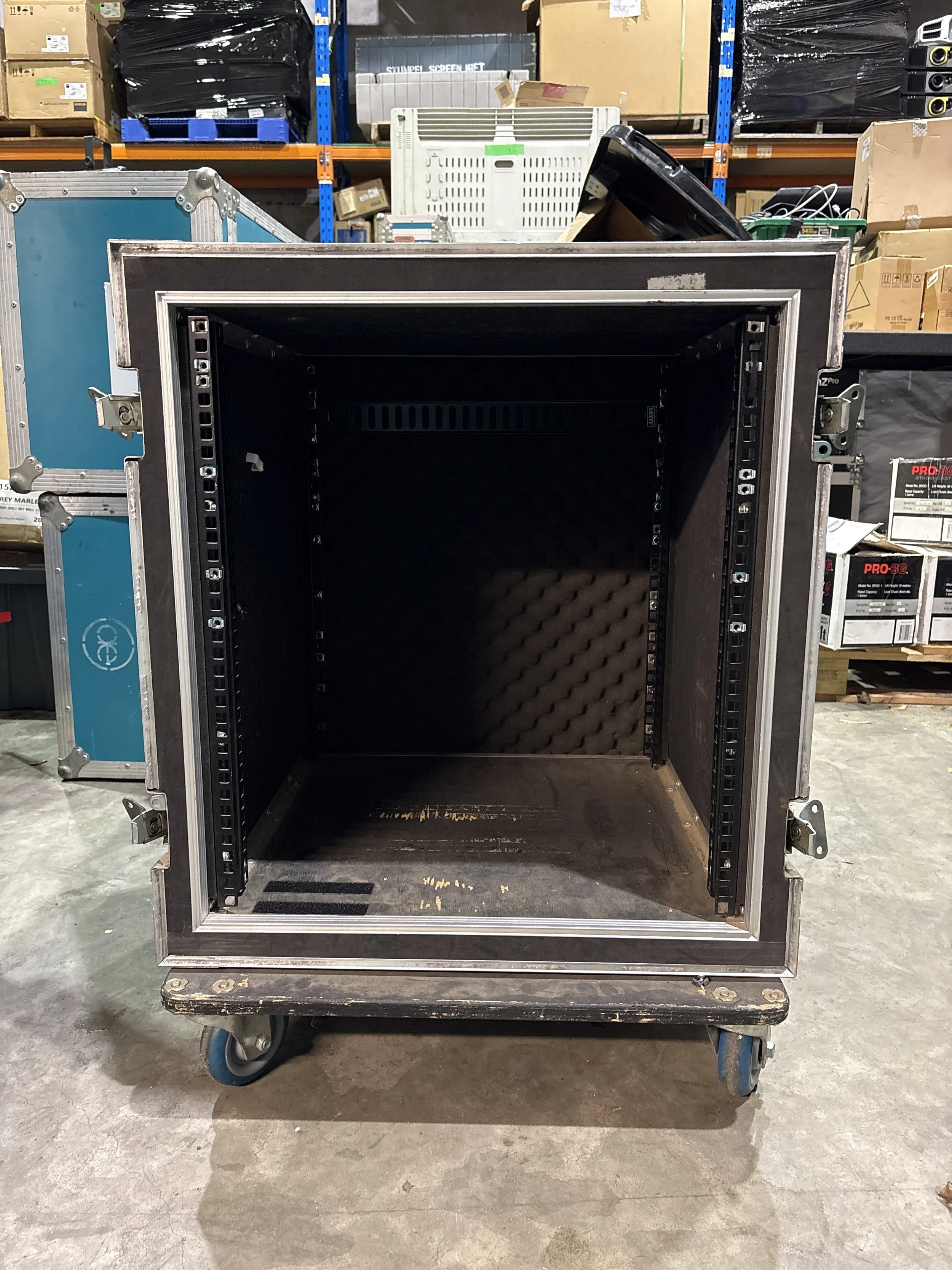 Encore 12u Rolling Shock Rack Case ( 2 available) .120