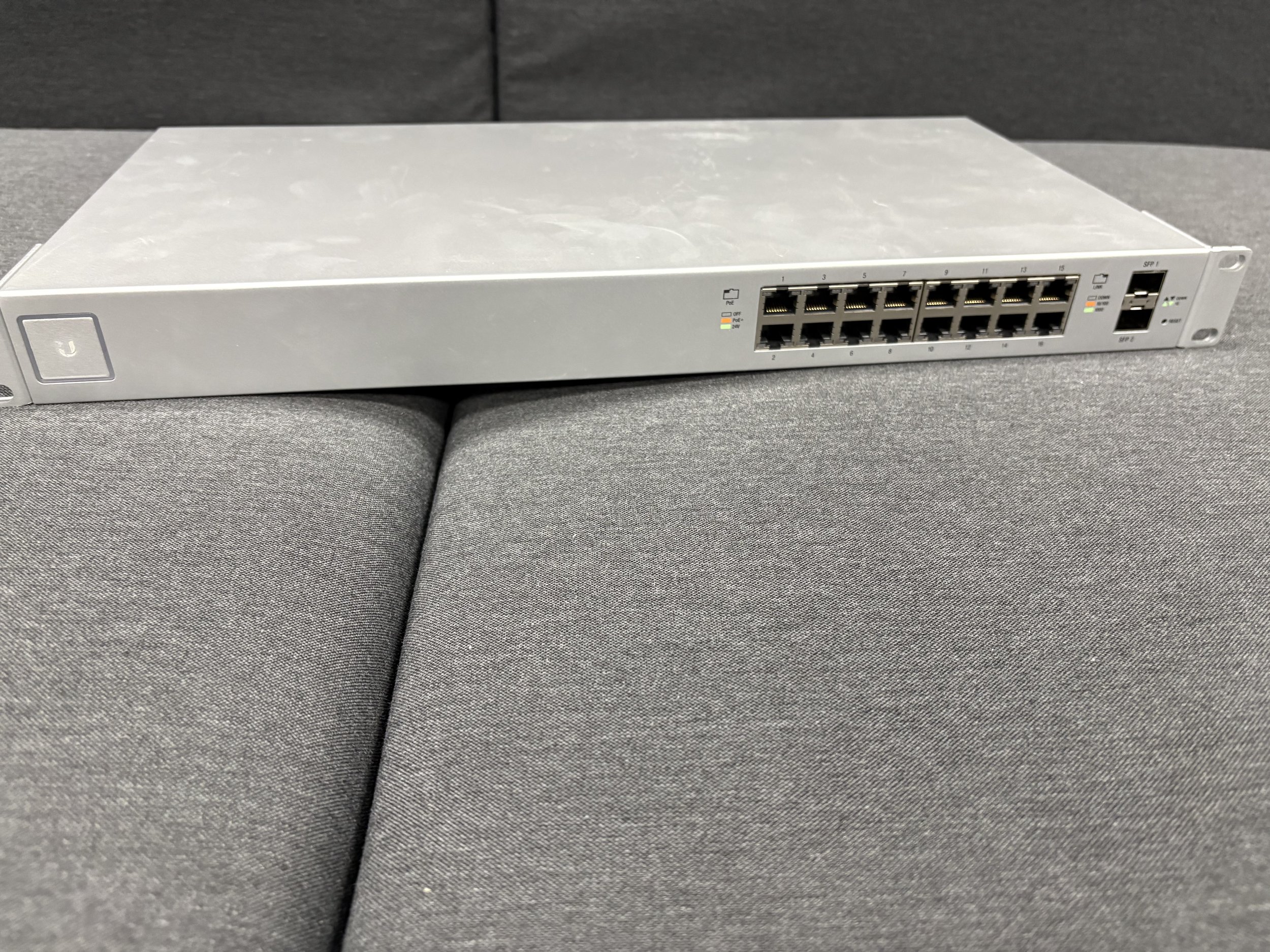 Ubiquiti UniFi 16-port Switch US-16-150W