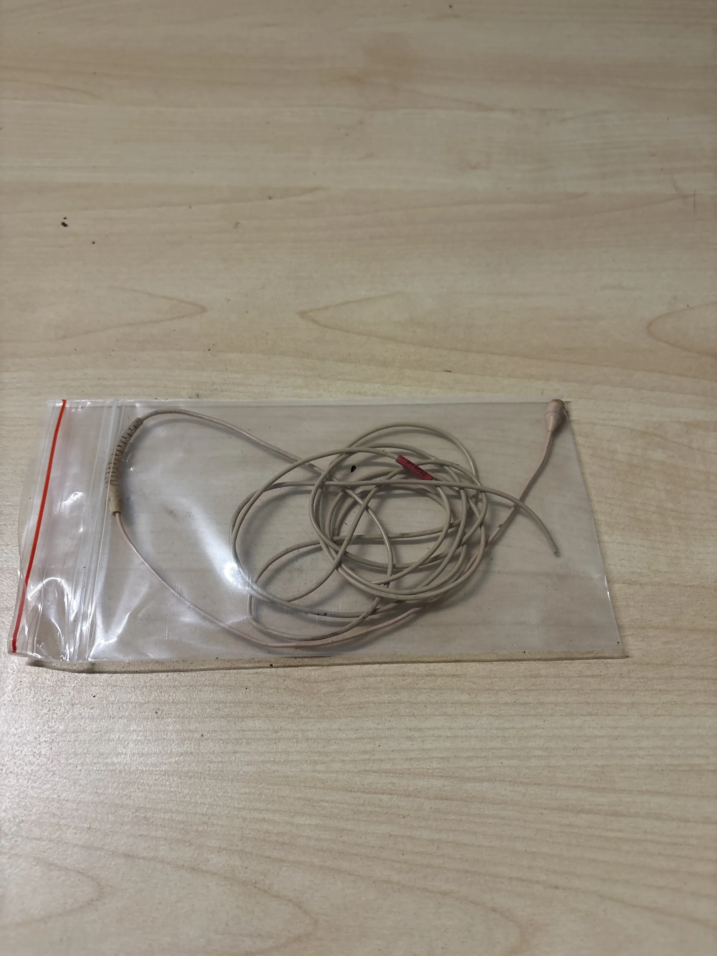 Mic P74692 Untested ( broken cable no plug )