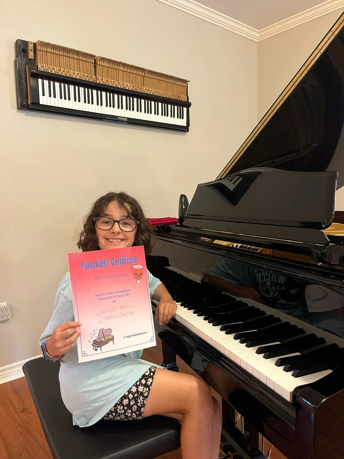 Congrats to Annie on completing Level 2B! 🎉 So proud of all your dedication and hard work in this level! Way to go!!
#pianolessons #pianoteachers #youngmusician #musiceducation #learnpiano #pianostudents #pianoplayer #musicislife #practicemakesprog