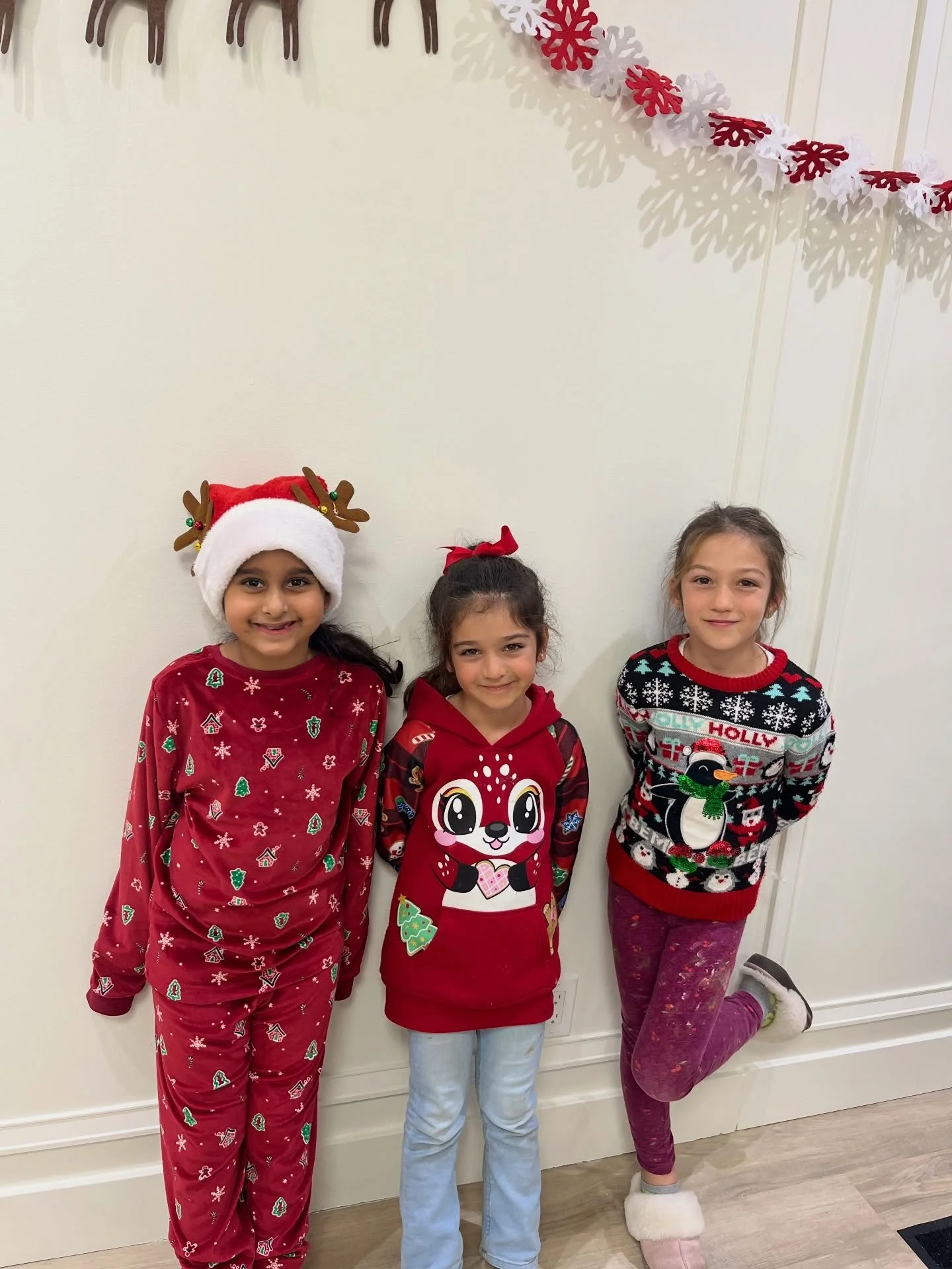 Holiday Spirit Week! 🎄🎶

We so enjoyed seeing all of your festive outfits and big smiles! Your creativity and holiday cheer made this week extra special. Thank you for filling our studio with so much joy! ✨

#tinyfingersmusic #holidayspirit #happyh