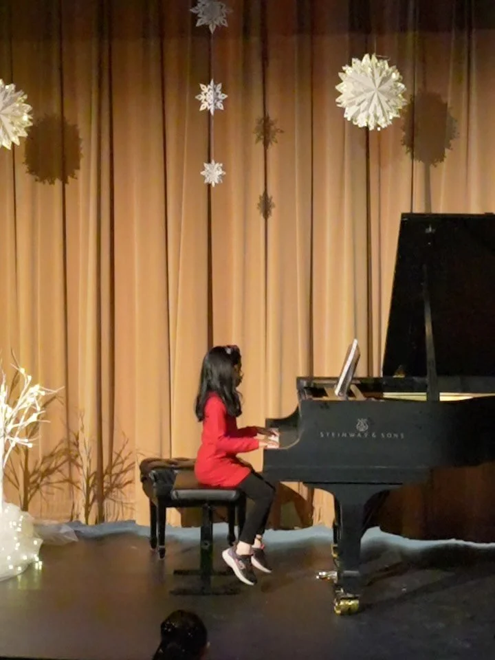 Our students keep amazing us with their dedication and heart. ✨
More moments from our Winter Recital! So incredibly proud of all of them! 👏🎶

#tinyfingersmusic #whitby #recital #music #musiclessons