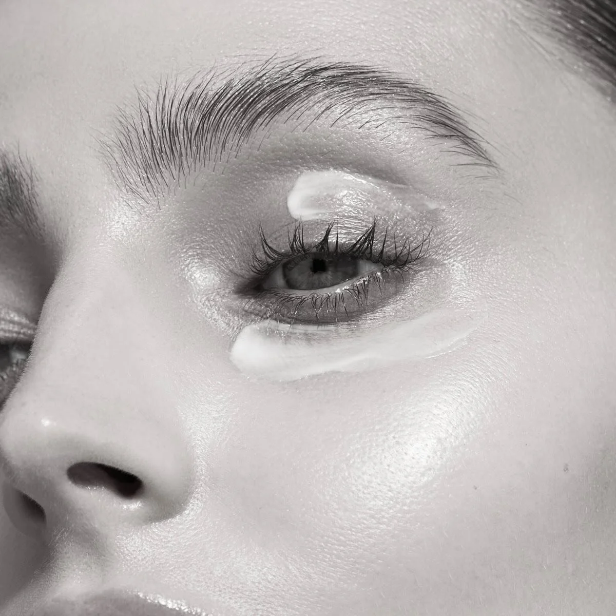 Rejuran I, for the delicate under eye areas 🤍

Designed to brighten dark circles, smooth fine lines &amp; wrinkles, improve skin quality &amp; promote skin regeneration. This incredible new form of regenerative medicine is quickly becoming our new f