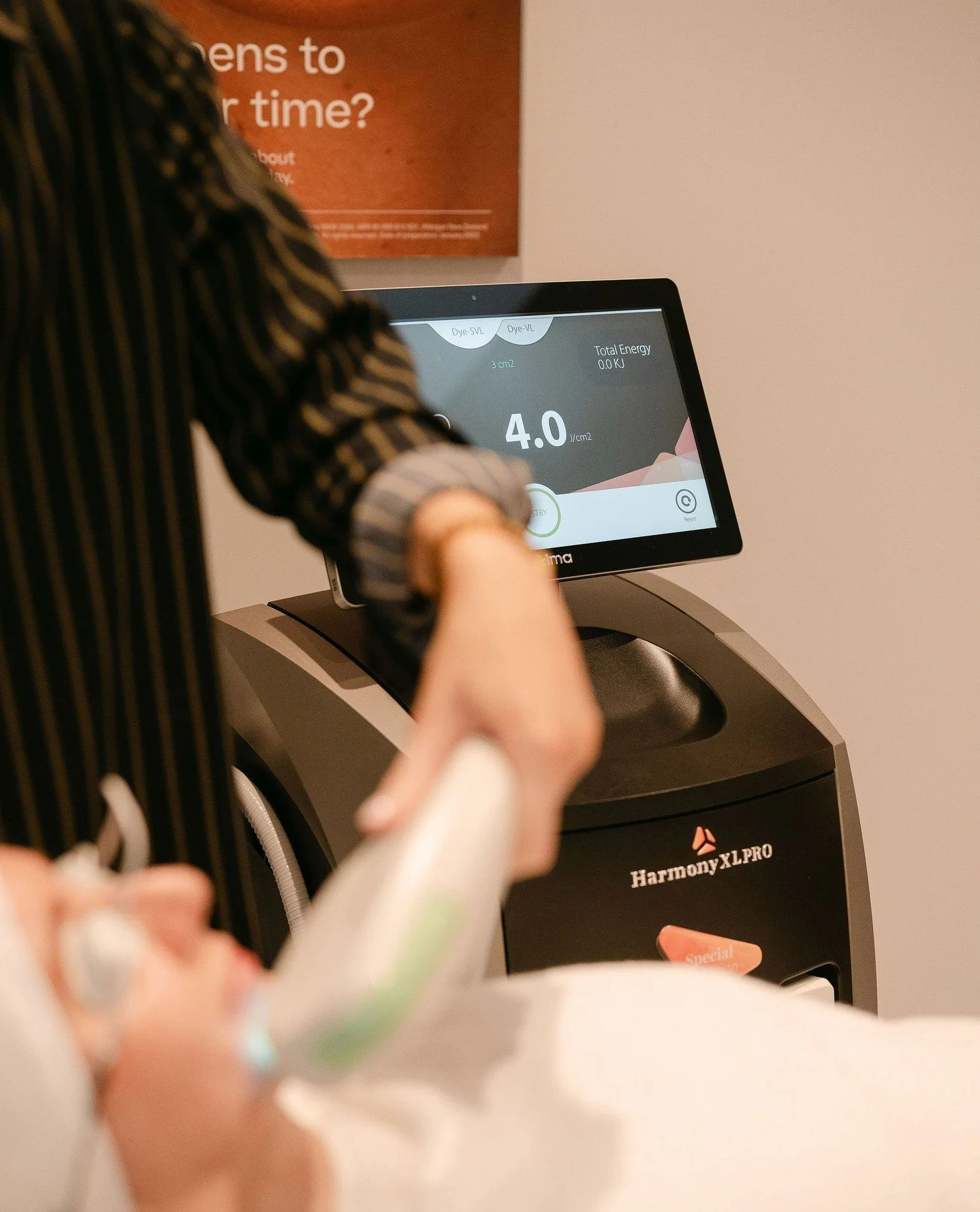 Pigmentation, redness, acne scars, sun damage, fine lines&hellip; laser treatments can target a wide range of skin concerns with precision.⁠
⁠
Not all laser treatments work the same way &mdash; some are designed to target pigmentation and brown spots