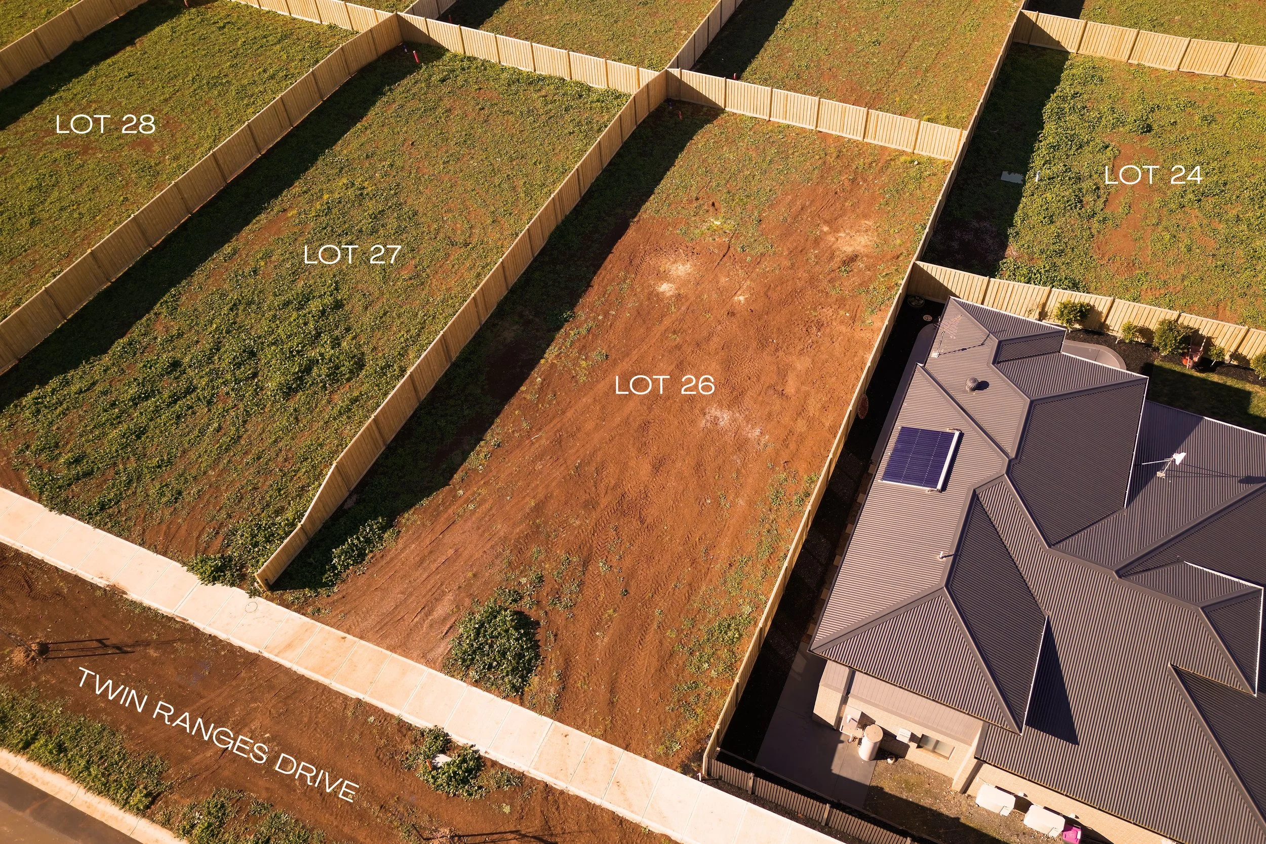 60_TwinRanges_Drive_Lot24_004_overlay.jpg