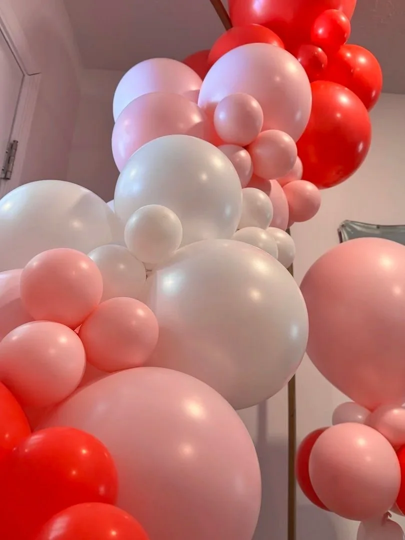 Grab N Go Balloon Garland and Tower with Red, Romey and Sugar Balloons