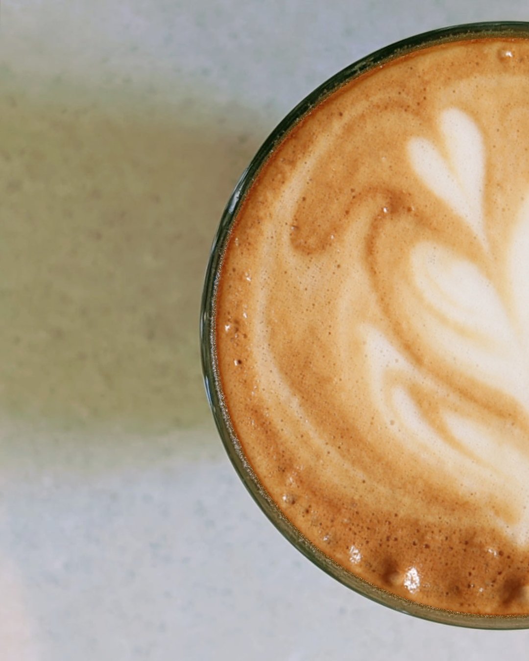 A latte that looks this good deserves a pause. Cosy, creamy, and pure Fish Lane energy. Pop into coffeeish, grab your cup, and take it for a wander down the laneway. ☕️✨