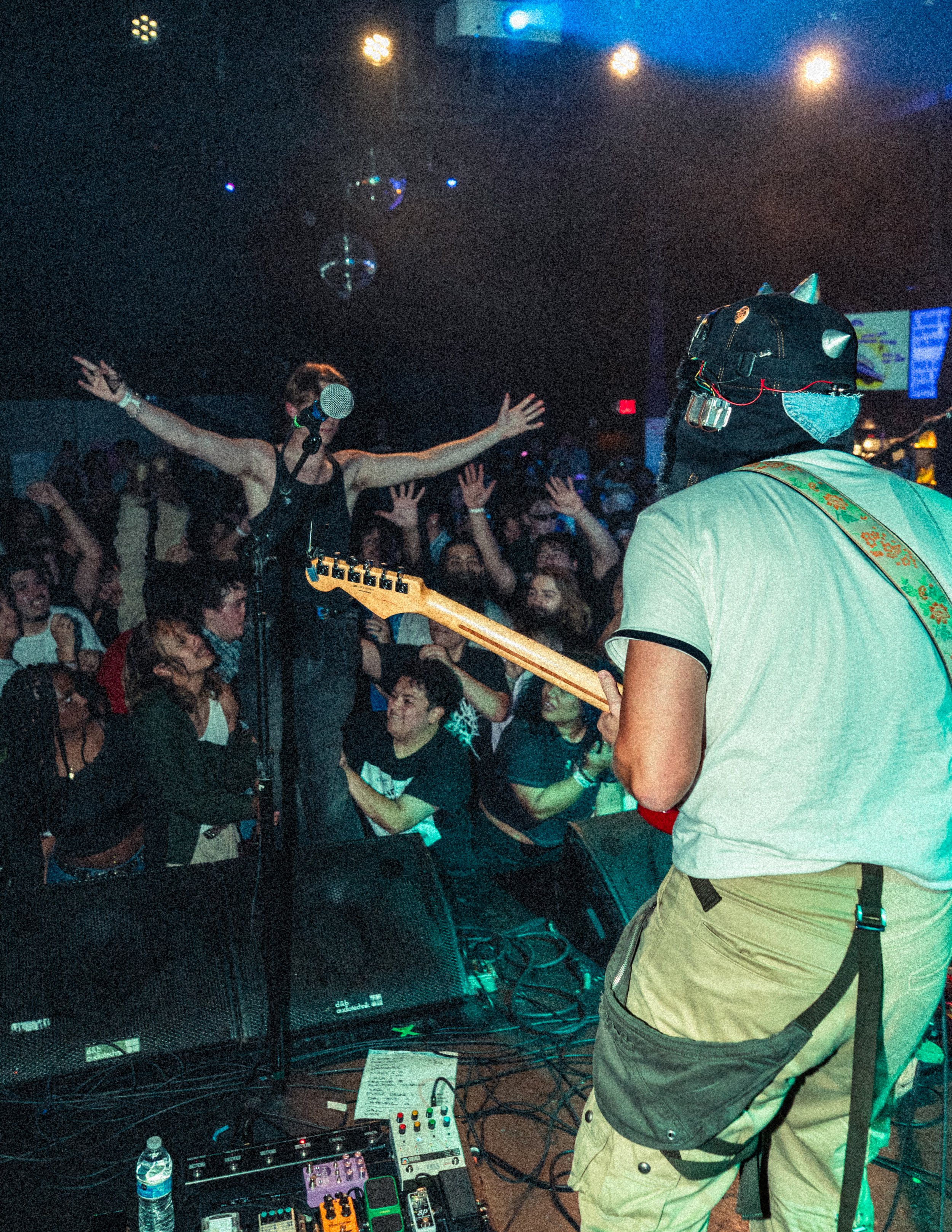 7.12.25 Couch Dog Crowd Pics The Echo personal exports-13.JPG