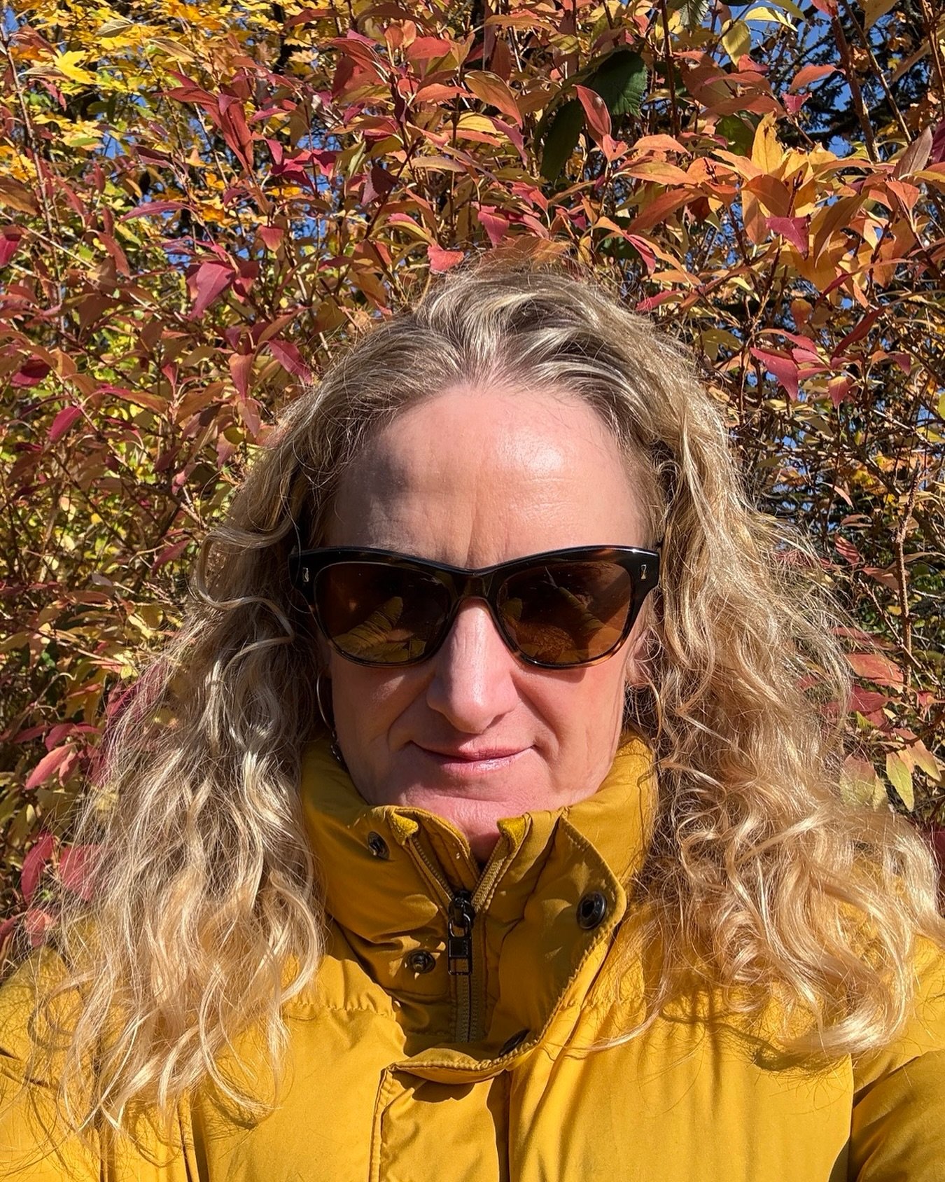 Autumn Selfie🍁🍂🌭with mustard coat!🕶️