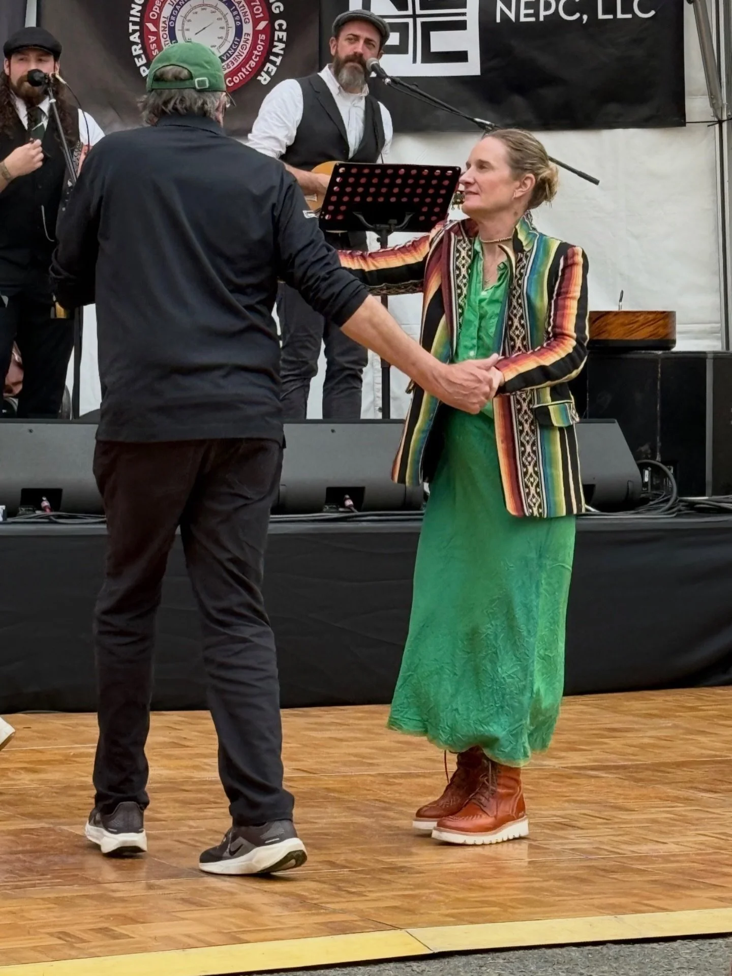 got on the dance floor w/o my ☘️jig shoes&hellip;
.
.
.
.
.
.
.
#irish
@paddyspdx 
#stpatricksday☘️ 
#artists 
@don.pattison