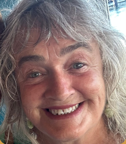 Headshot of Maxine Tomlin