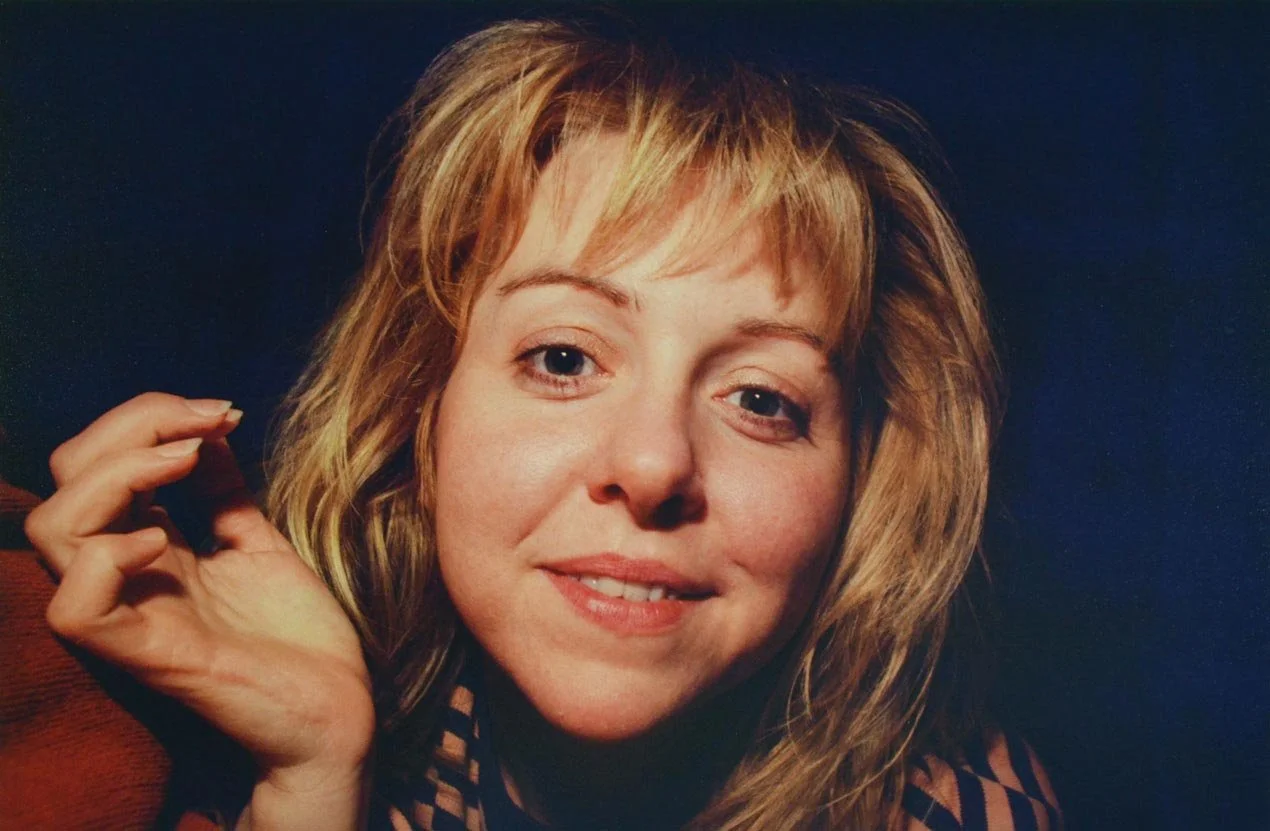 People - Becky - portrait - w limp hand No. 1 (Copy Cam, PHOTOSHOPPED), R-1270 widest, 72 ppi, saved at 6, 195 KB .jpg