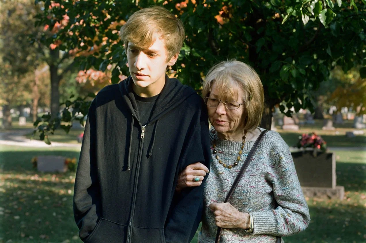 People - Cy and Nell at Derek's grave, (GOOD, PHOTOSHOPPED) R843 x 1270 KB, 72ppi, 252 KB .jpg