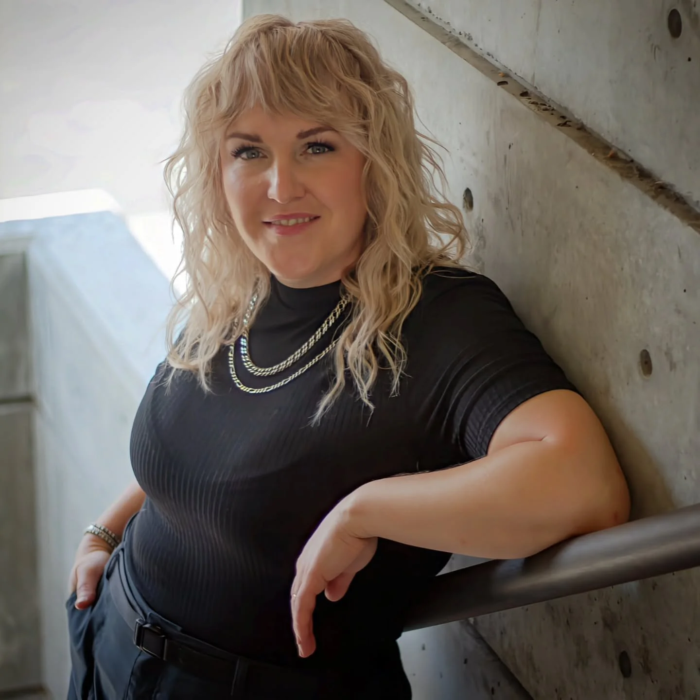 ✨ 𝙈𝙚𝙚𝙩 𝘼𝙡𝙮𝙨𝙨𝙚: 𝙏𝙝𝙚 𝙁𝙖𝙘𝙞𝙡𝙞𝙩𝙖𝙩𝙤𝙧 𝙖𝙣𝙙 𝙔𝙤𝙪𝙧 𝘽𝙚𝙖𝙪𝙩𝙮 𝘼𝙧𝙘𝙝𝙞𝙩𝙚𝙘𝙩 ✨⁣
⁣
As 𝘛𝘩𝘦 𝘍𝘢𝘤𝘪𝘭𝘪𝘵𝘢𝘵𝘰𝘳, Alysse (@radalyssegray) built Void Salon in Ogden on the belief that beauty is about self-expression, collab