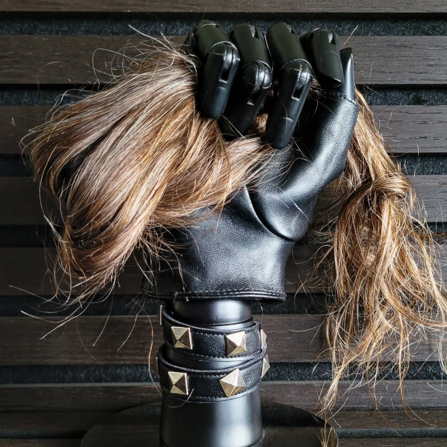 𝙏𝙧𝙖𝙣𝙨𝙛𝙤𝙧𝙢𝙖𝙩𝙞𝙤𝙣 𝙬𝙞𝙩𝙝 𝙖𝙣 𝙞𝙢𝙥𝙖𝙘𝙩!⁣
⁣
Local Ogden Legend and friend @paddytegliamusic came to Void Cutting Technician, @shoobiecutz , ready for a big chop! 10+ inches later, a bold new look emerged.💇&zwj;♂️⁣
⁣
This cut wasn&rsq