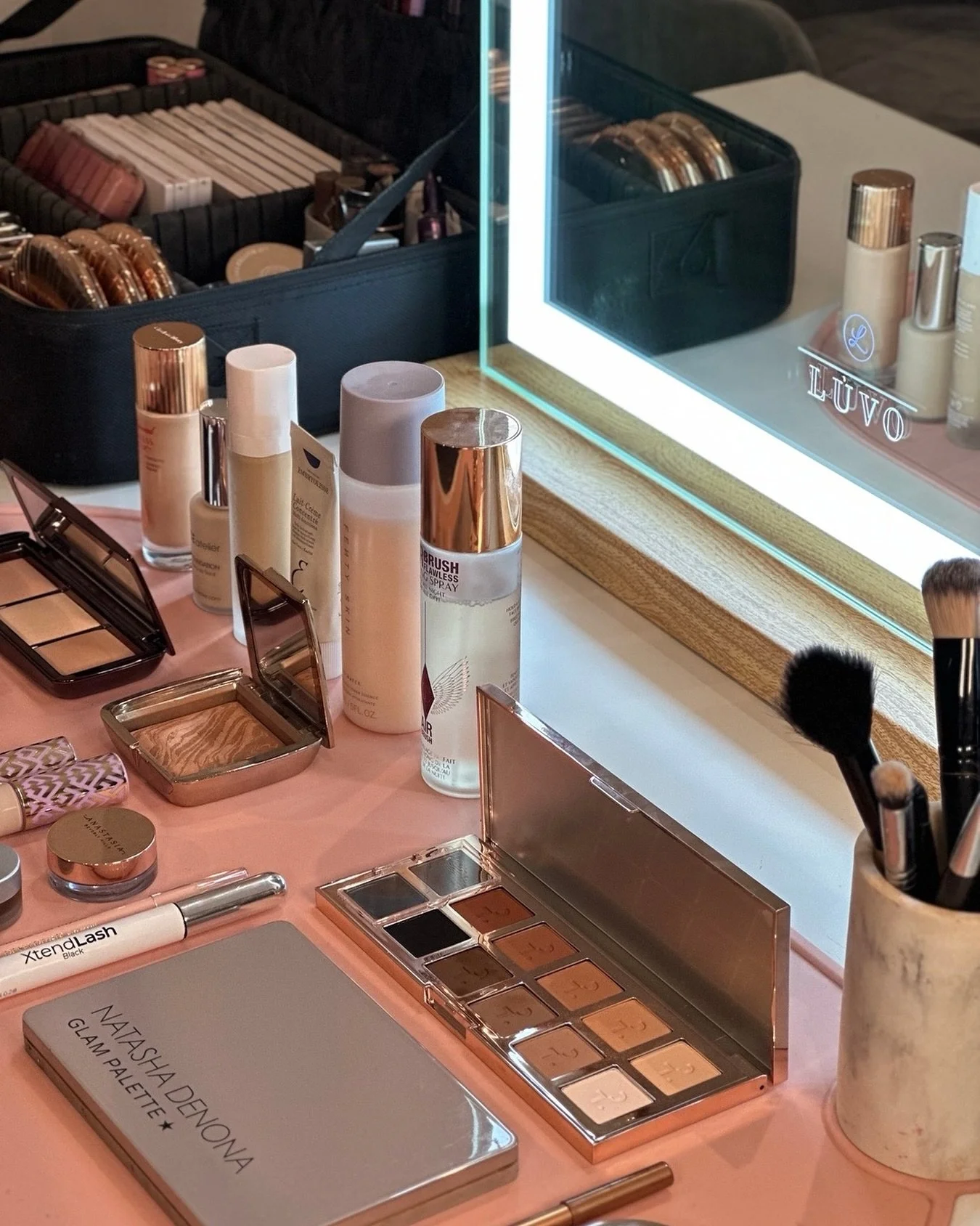When your makeup kit looks this good&hellip; you know magic is about to happen 💄✨ Packed with all our cruelty-free faves to create that flawless, photo-ready glow because beauty should feel as good as it looks 💕

#CrueltyFreeBeauty #ProMUAKit #Behi