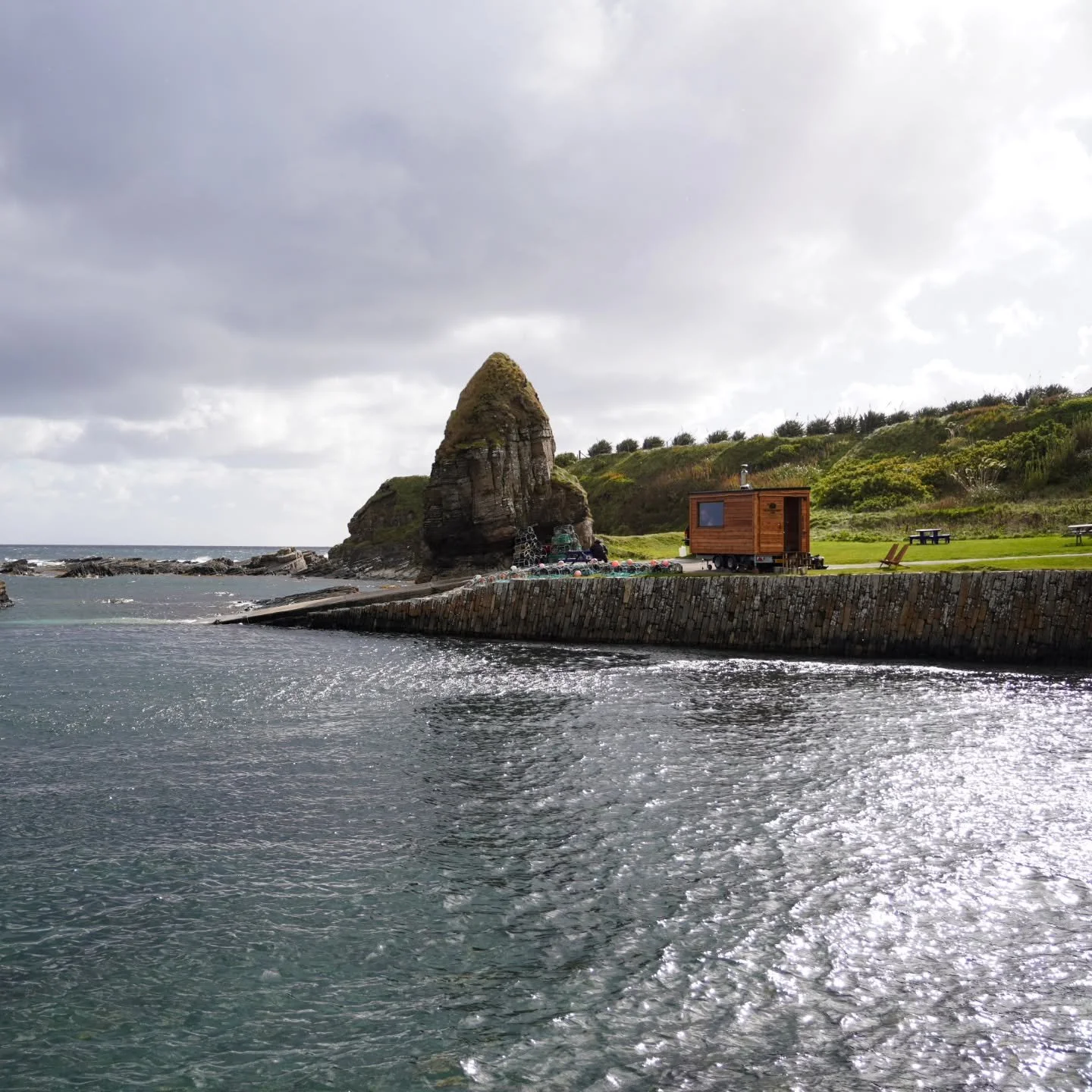 Excited to be on the road tomorrow and back in Staxigoe for a couple of weekends!

This is such a bonnie, sheltered, and secluded haven to enjoy a sauna &amp; cool down in nature! 🔥❄️

Quite often its stormy &amp; wild at sea, but a peaceful calm in