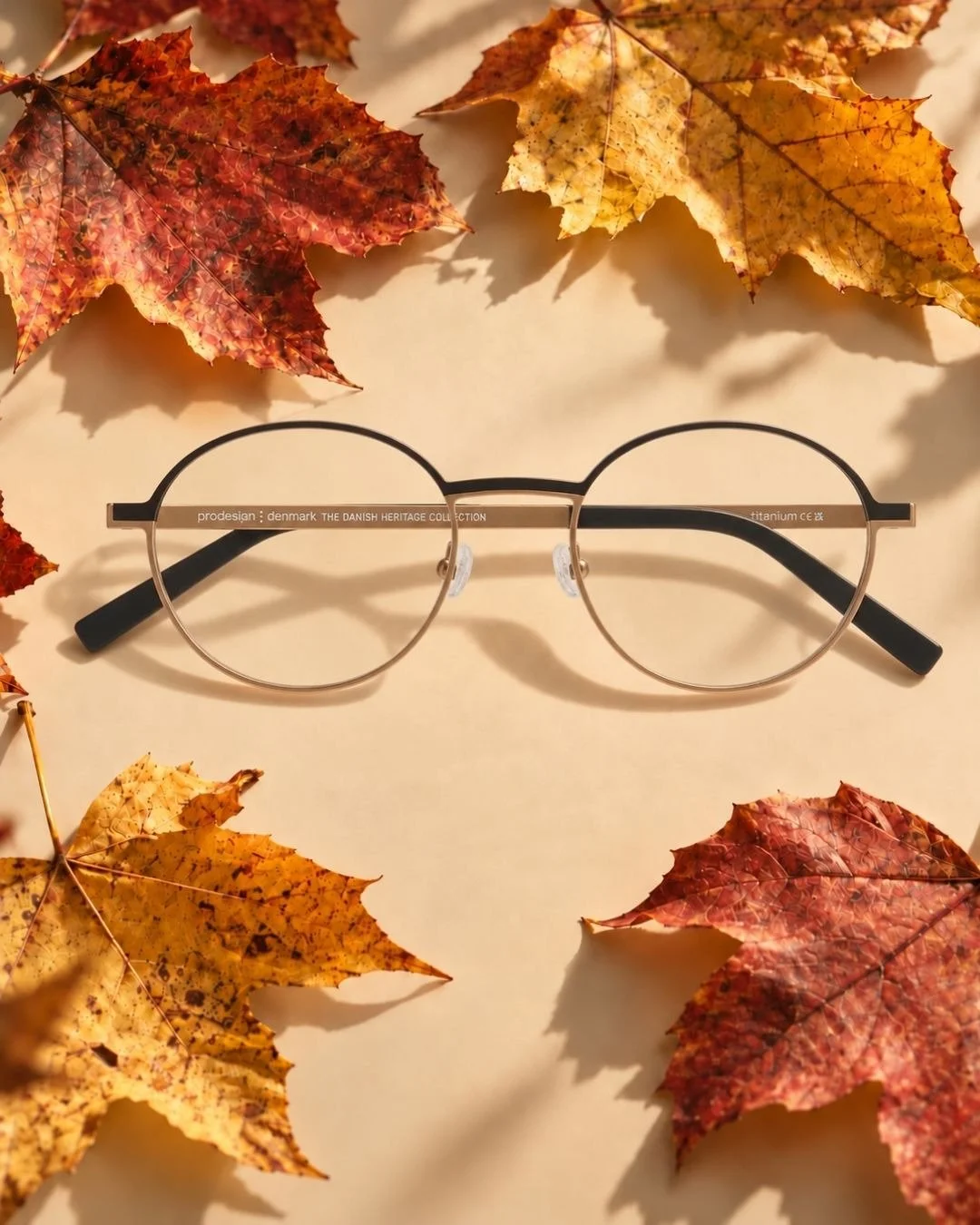 Herbstliche Farben treffen auf skandinavisches Design! 🍂

Die LOCK 9139 von ProDesign Denmark verbindet zeitlose Eleganz mit modernen Akzenten. Ihre runde Form und die Kombination aus dunklen und warmen Metallt&ouml;nen sorgen f&uuml;r einen stilvol