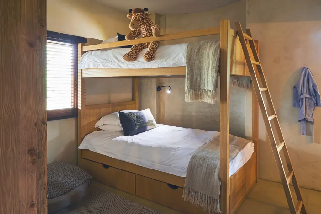 Family suite kids room with wooden bunk beds, Marataba Safari Lodge