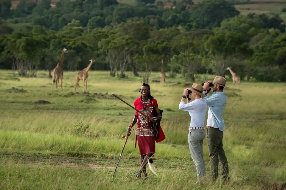 nomara-kichwa-concession-kenya-walking-safari-with-maasai-and-giraffe-w960.webp