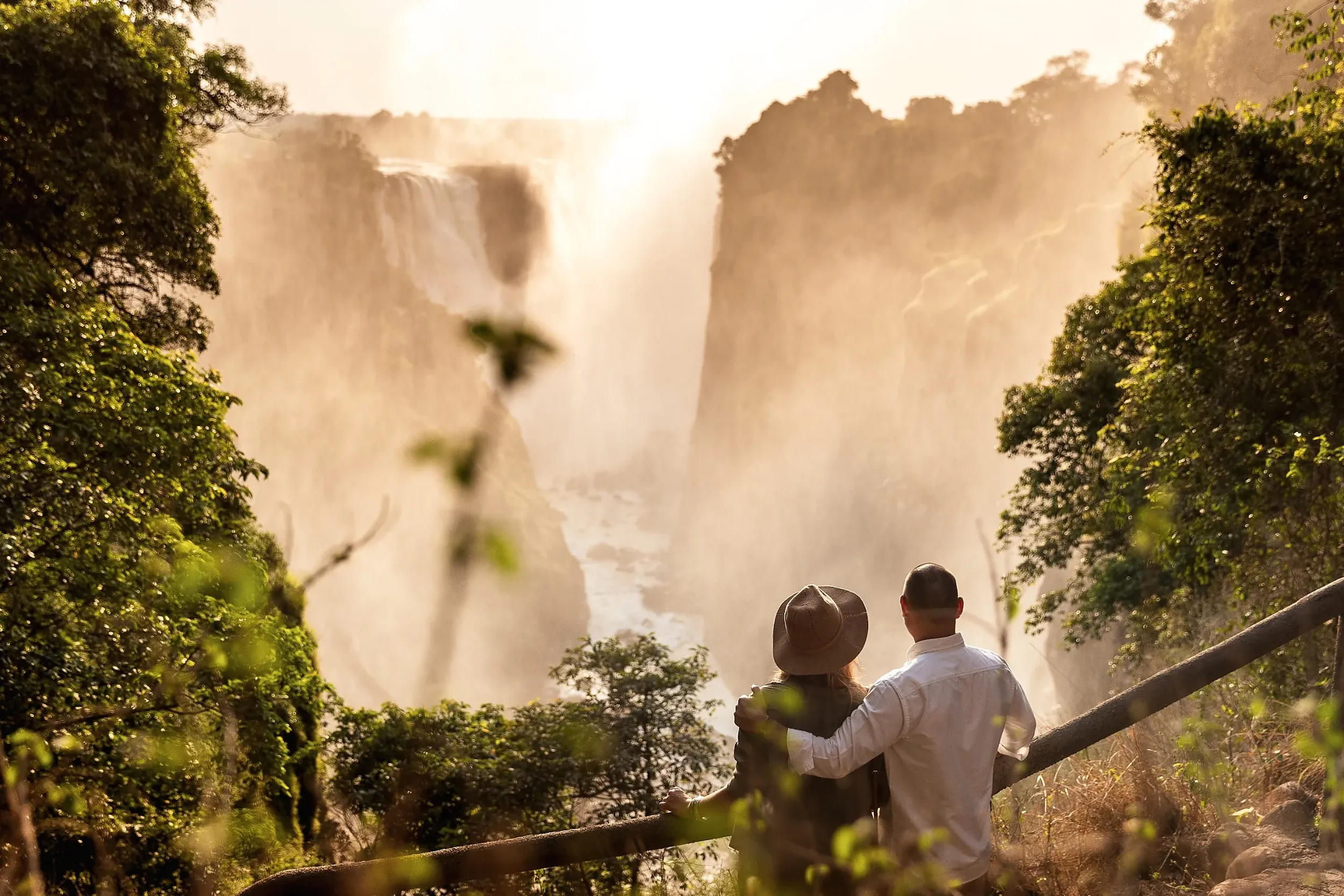 nomara-zambia-victoria-falls-viewpoint-couple-2560w.webp