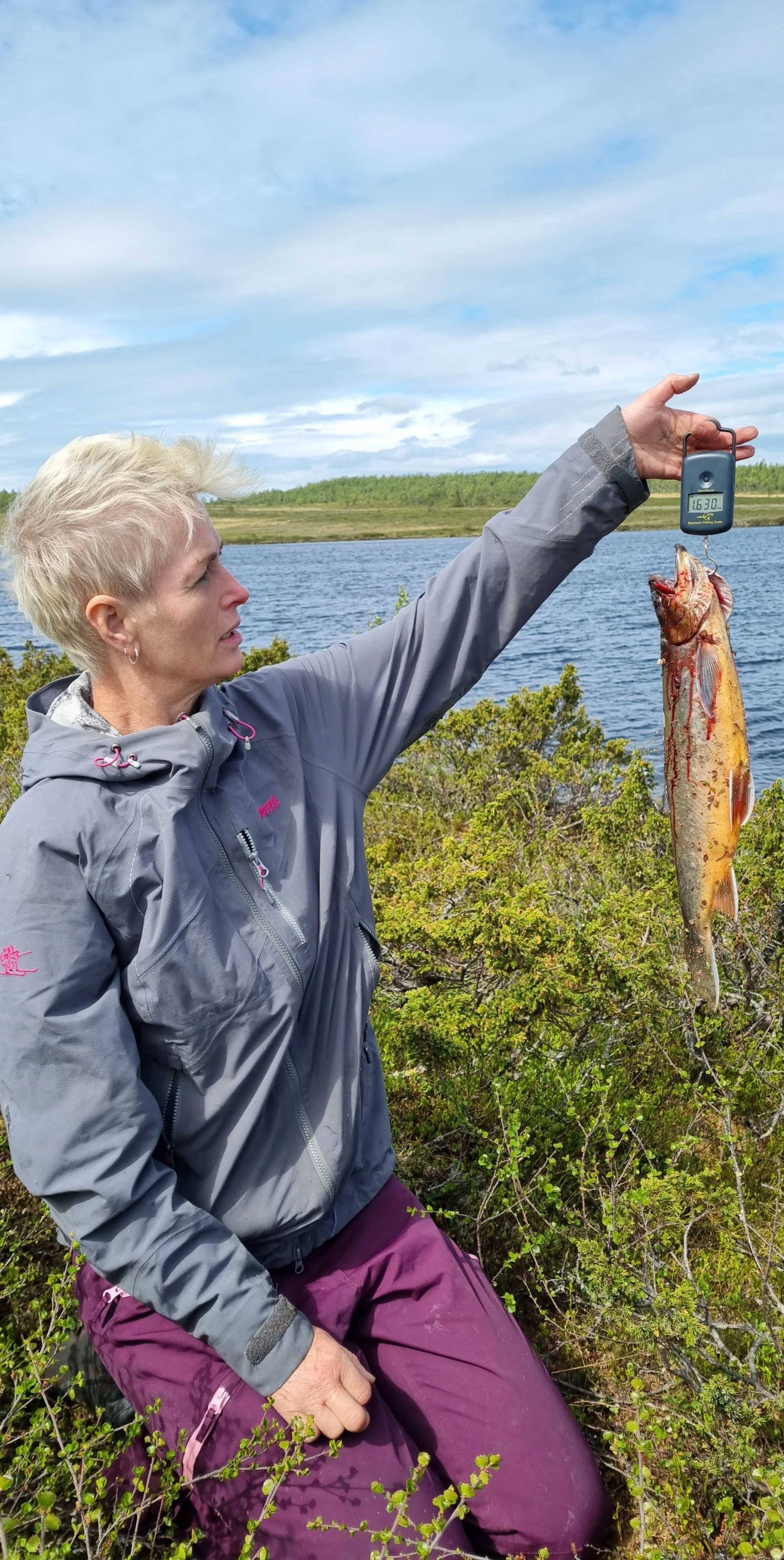 2. premie med røye på 1,63 kg