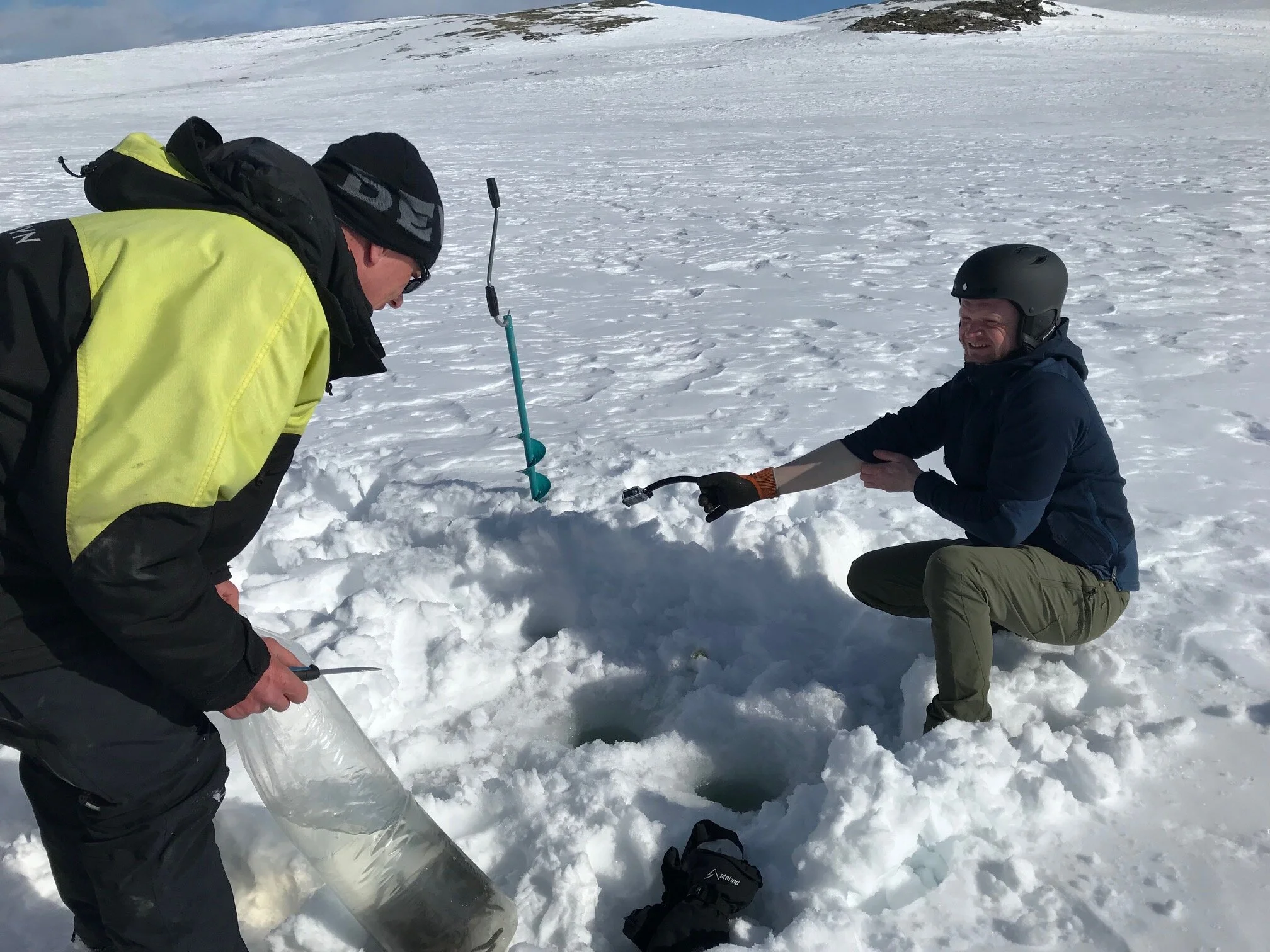 Fiskeutsetting på Øvre megrundstjønnet med NRK, 29. mars 2019