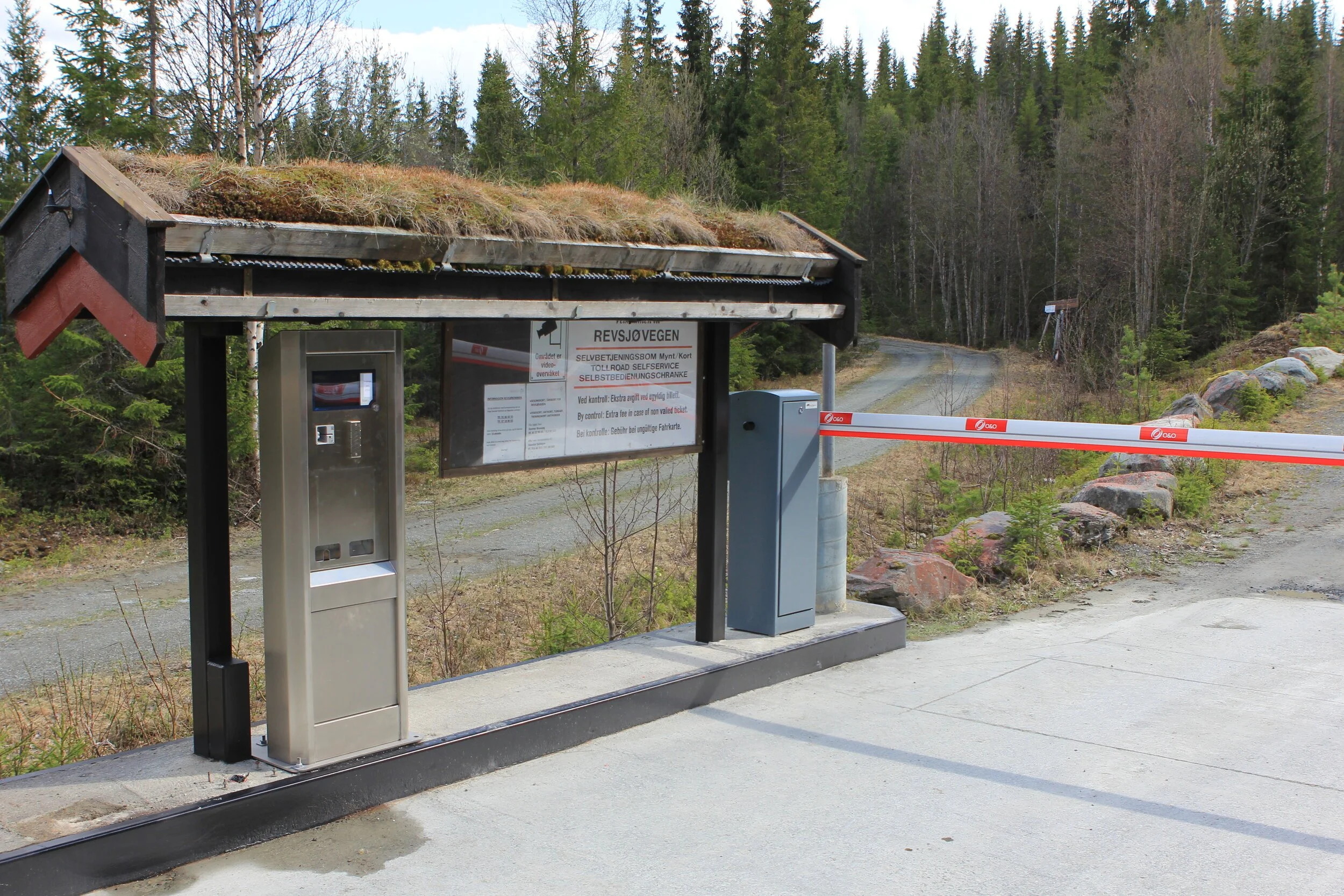 Utskifting av betalingsautomat i Revsjøvegen, 21. mai 2019