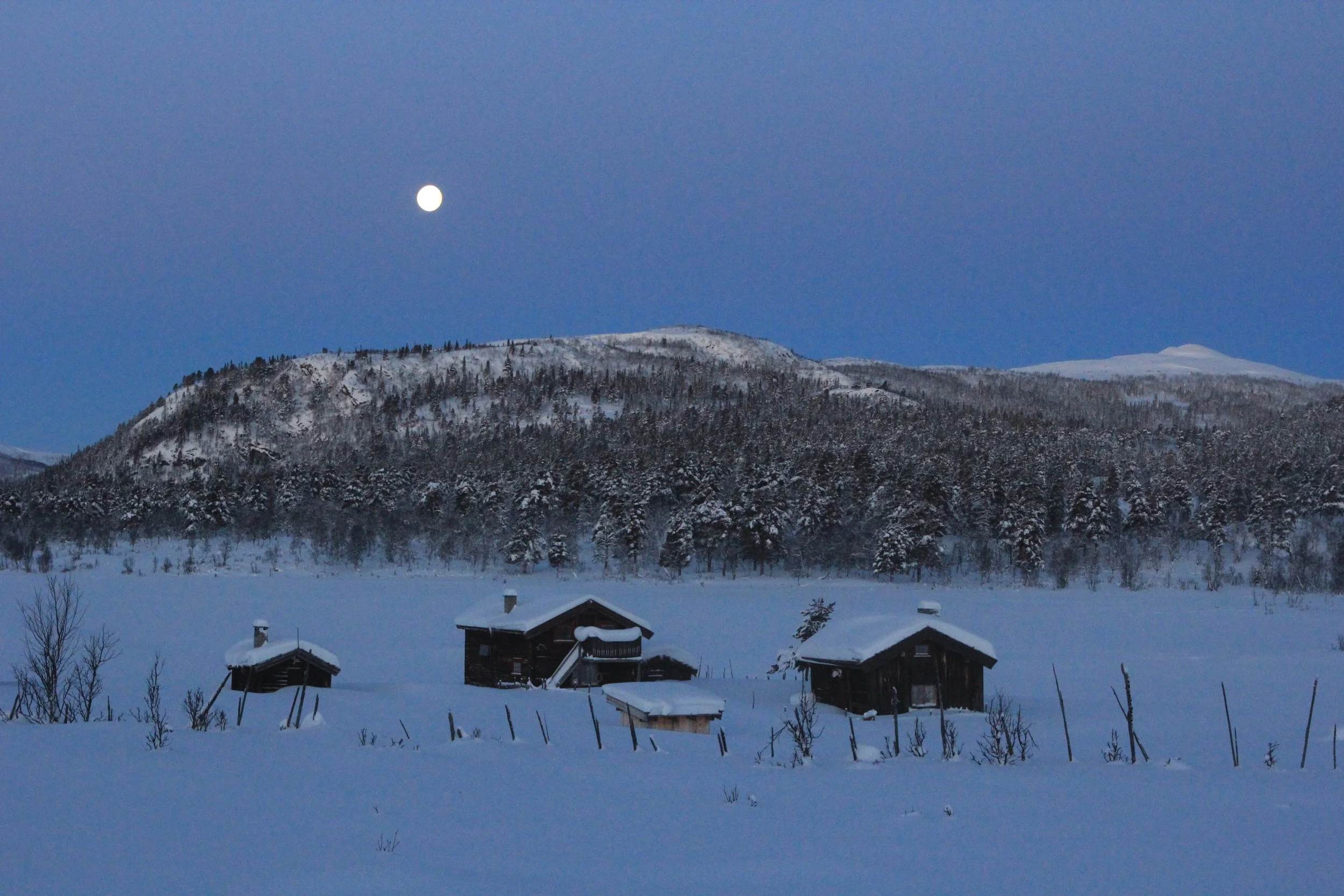 Fullmåne over Tjyruverket 2. februar 2018