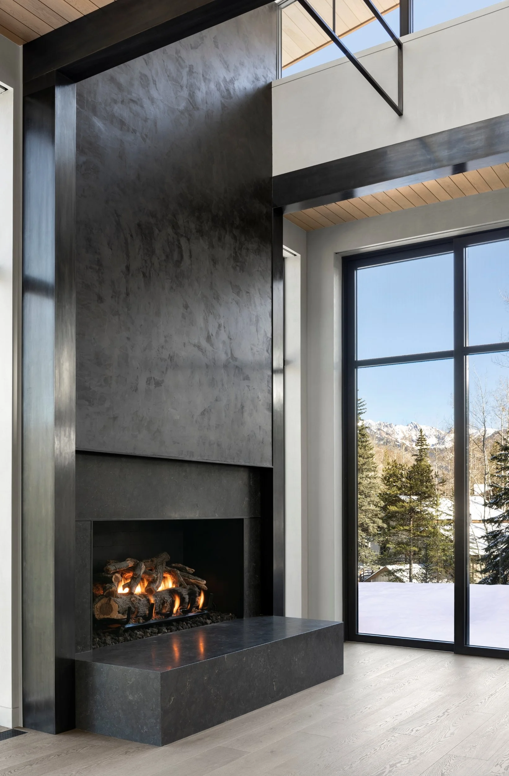 Honed-Studio-Interior-Design-Colorado-Rocks-Edge-Fireplace-Black-Stone.jpg