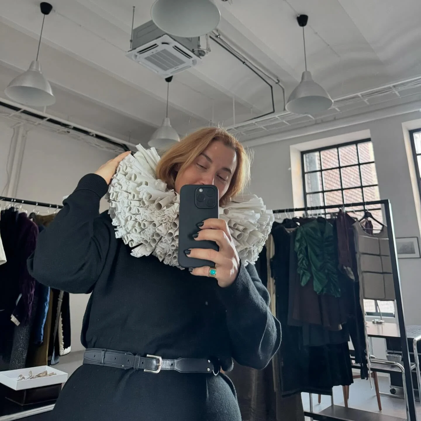 Paper collar by @lujzapocsi.k