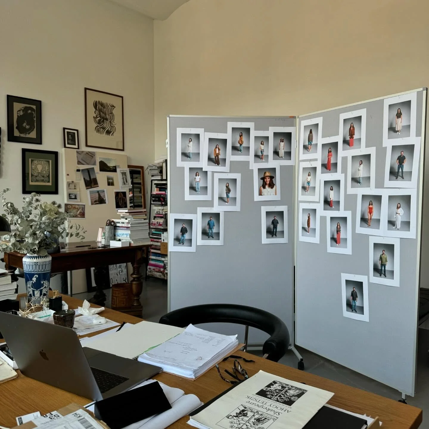 Costume prep for The silhouette of a woman

Our big deal in Italy with the lovely @goodvibesonlyproductions 

@szajkivoros 
@szajkibp 
@hartungdavid 
@a.kocso 
@lilibordan 
@poundy27