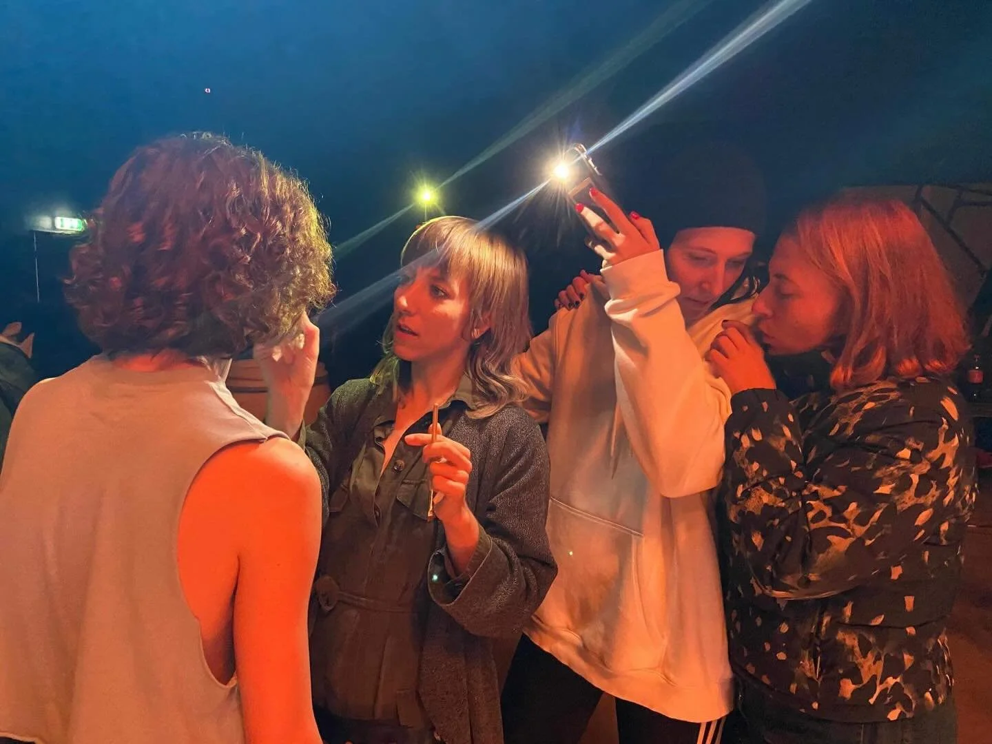 ambra reflectives 

@ohnody 
@maddox_ 
@norabelovai 
@egyedbea 
*sz&aacute;szbori milyen kicsik vagyunk pedig nem r&egrave;g volt🚬

🤍
@fidobyfido