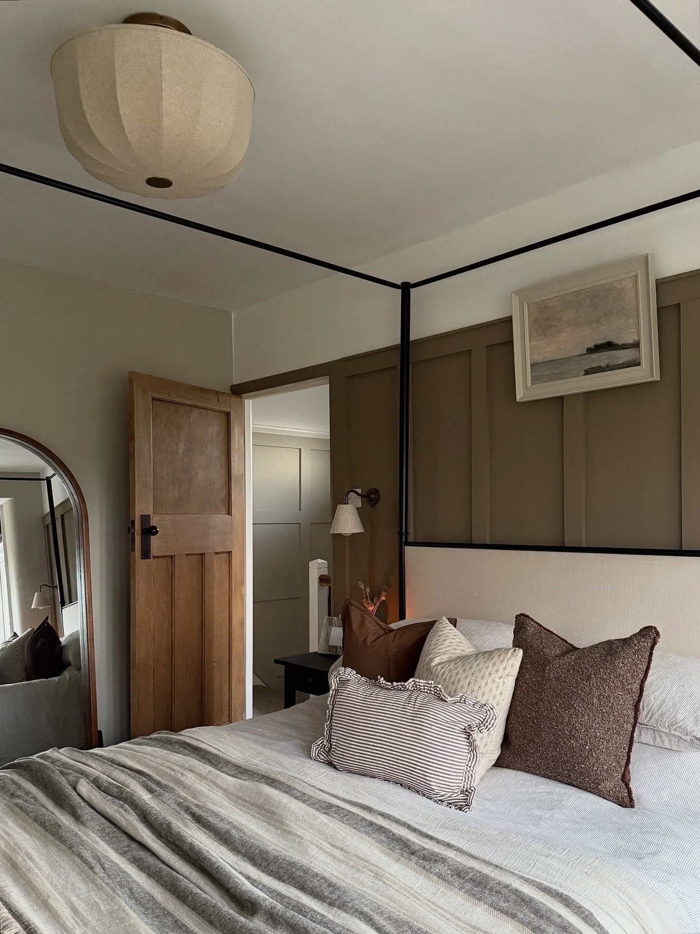 A dark, moody and cosy update 🤎
A considered paint change, layered cushions and well-placed lighting can completely re-shape the mood of a space.
Thoughtful styling always transforms.

#housebycharlie #interiordesignuk #designstudio #interiorstyling