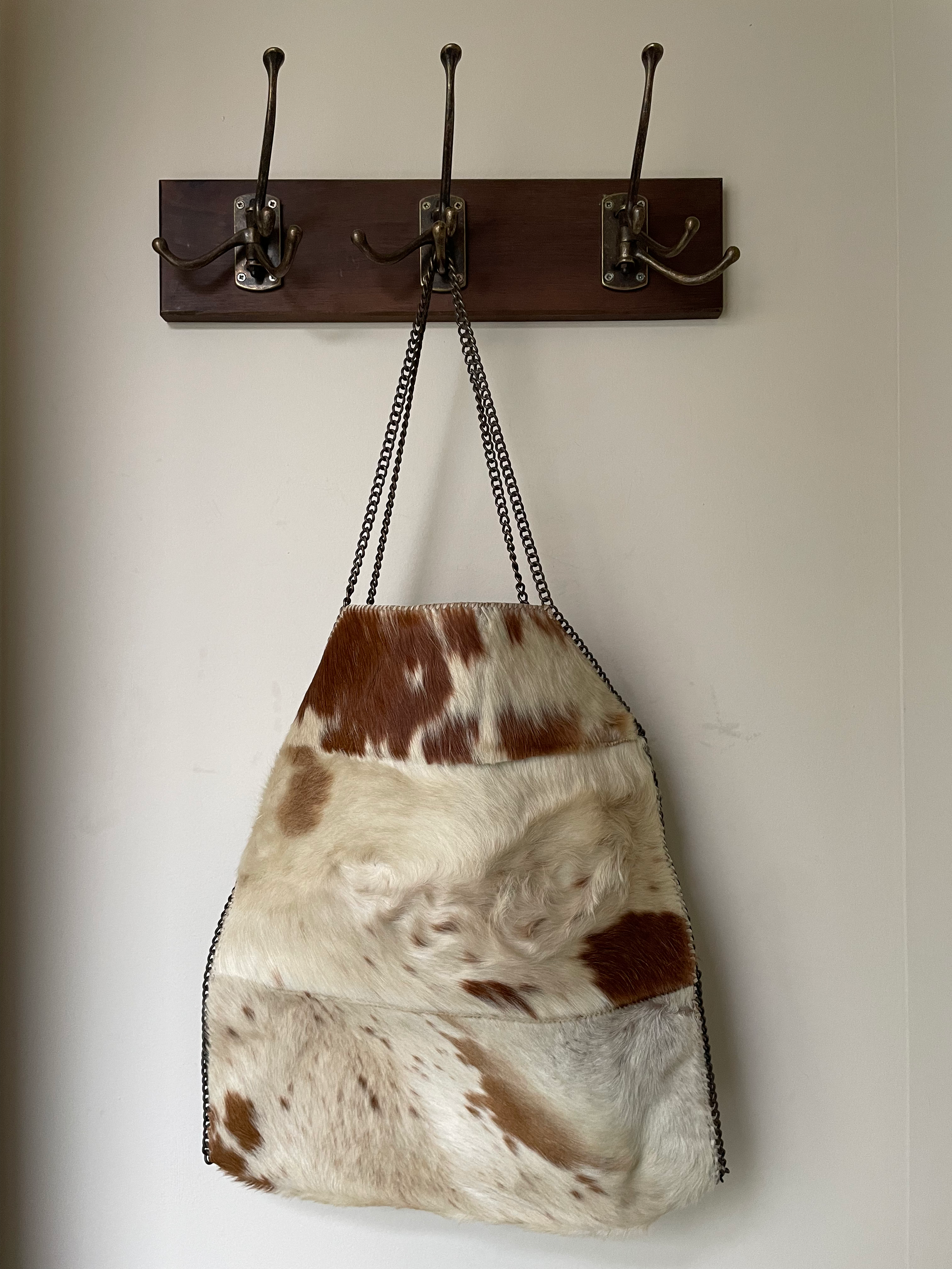 Cowhide Chain Shoulder Bag – Natural Brown & Cream