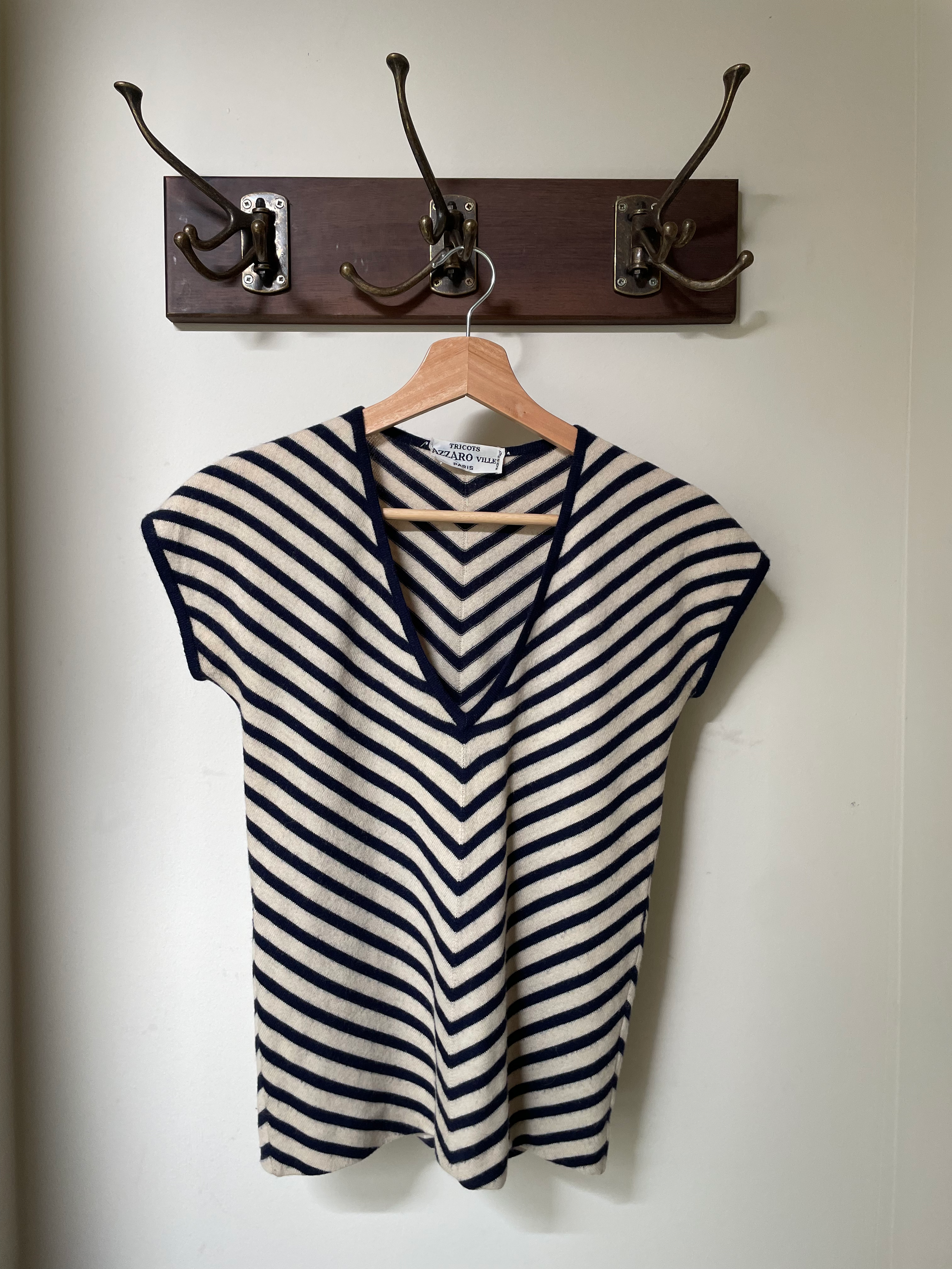 Vintage Navy & Cream Chevron Stripe Knit Top