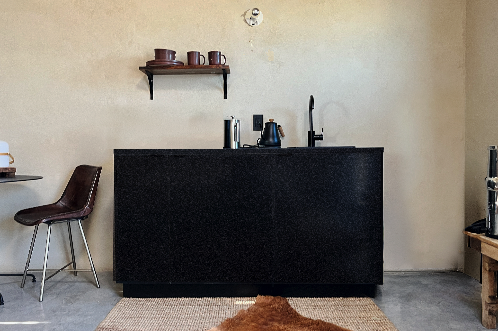 Lil Big Bend Vista Kitchenette 2 Airbnb.png