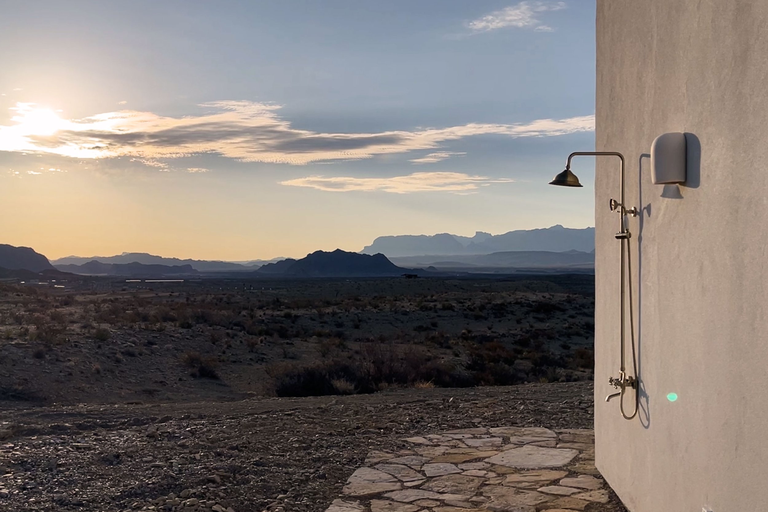 Lil-Big-Bend-Vista-Outdoor-Shower-Terlingua.jpg
