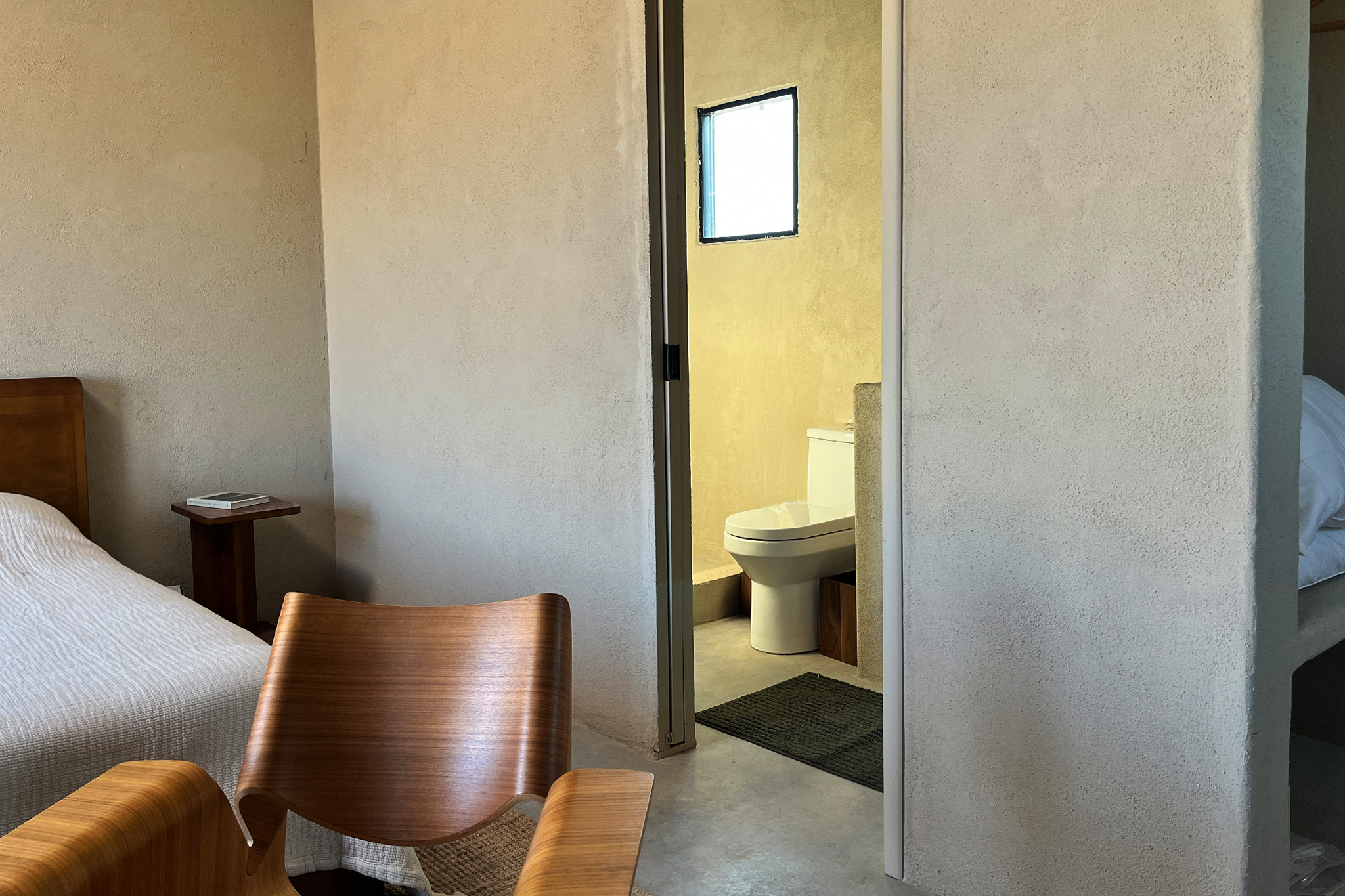 Lil Big Bend Vista Hotel Bathroom Terlinuga.png