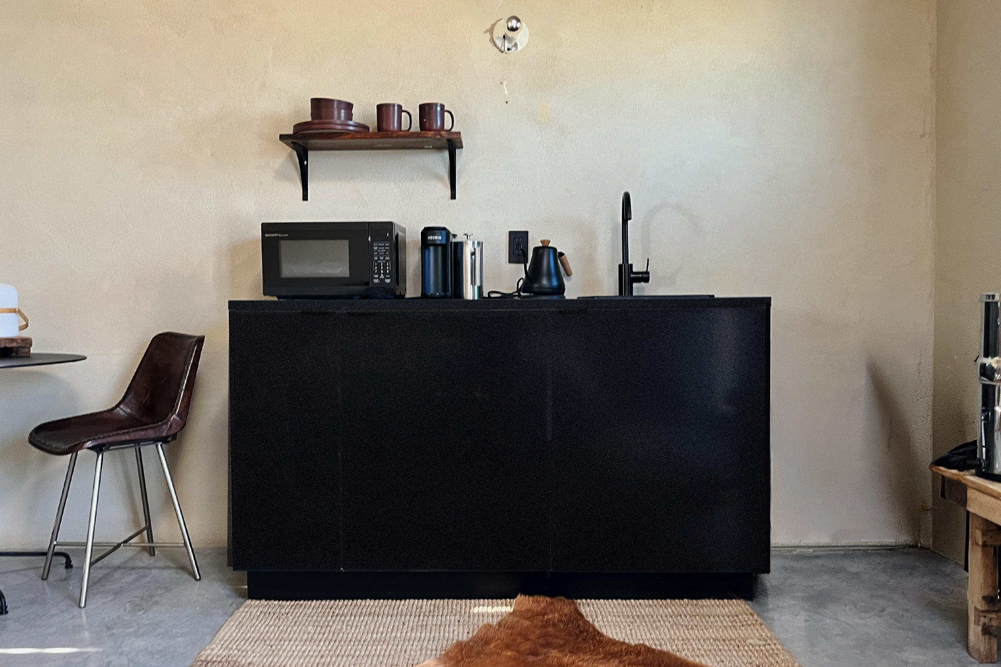 Lil Big Bend Vista Kitchenette Airbnb.png